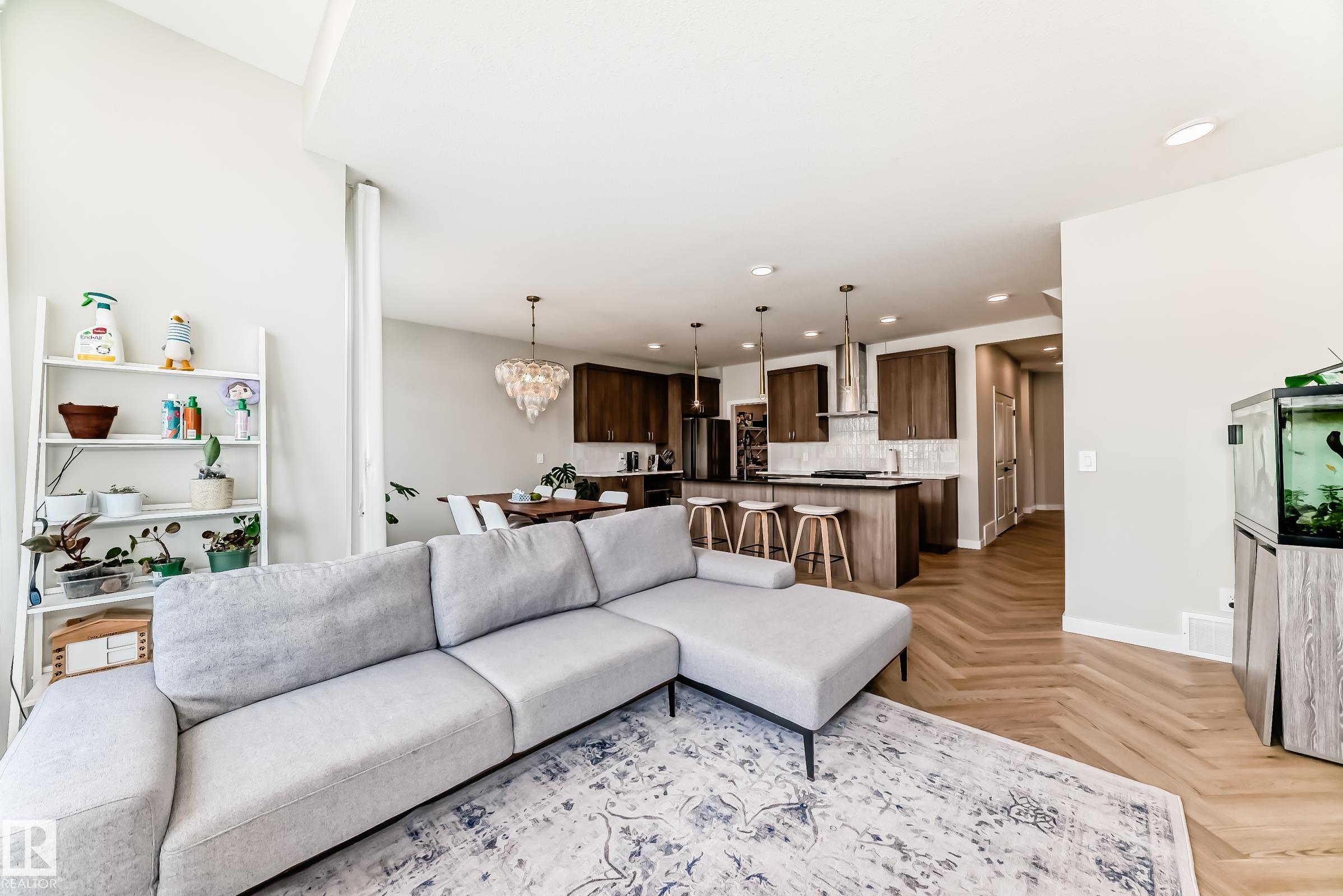 https://zimg.paragon.ice.com/ParagonImages/Property/PM/RAE/225398220/19/0/0/65d3ca334e599c946929fdcbde0e03a8/1/16214f76ad97acc74e4557c49f2b900b/225398220-0978f0cf-093e-4d7b-b36b-d013759ea3f0.JPG