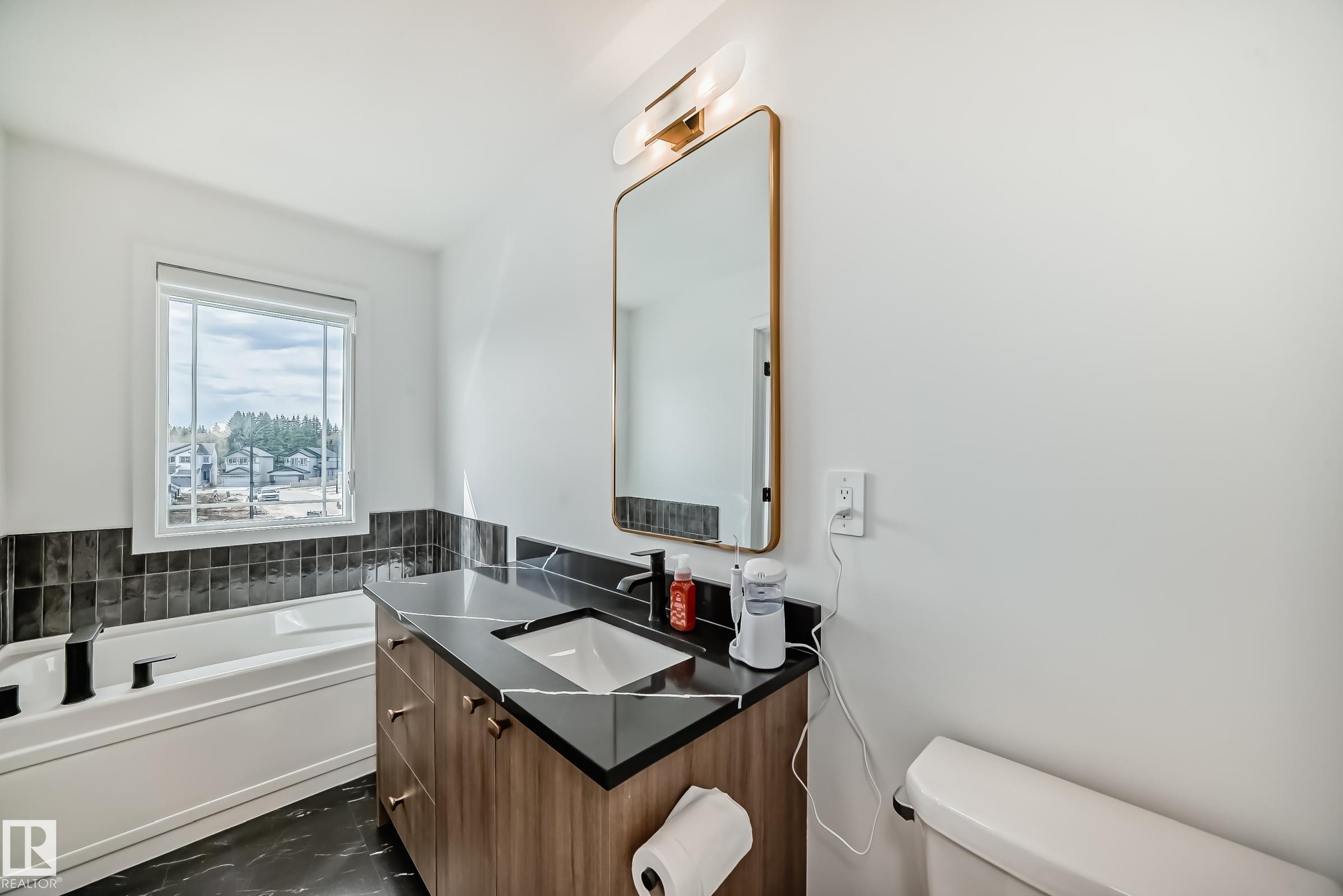 https://zimg.paragon.ice.com/ParagonImages/Property/PM/RAE/225398220/35/0/0/42b3903868a2636ffbac0ce3a32c3eb8/1/16214f76ad97acc74e4557c49f2b900b/225398220-34ae24af-1d9b-48de-809e-a3581a8ec2cd.JPG