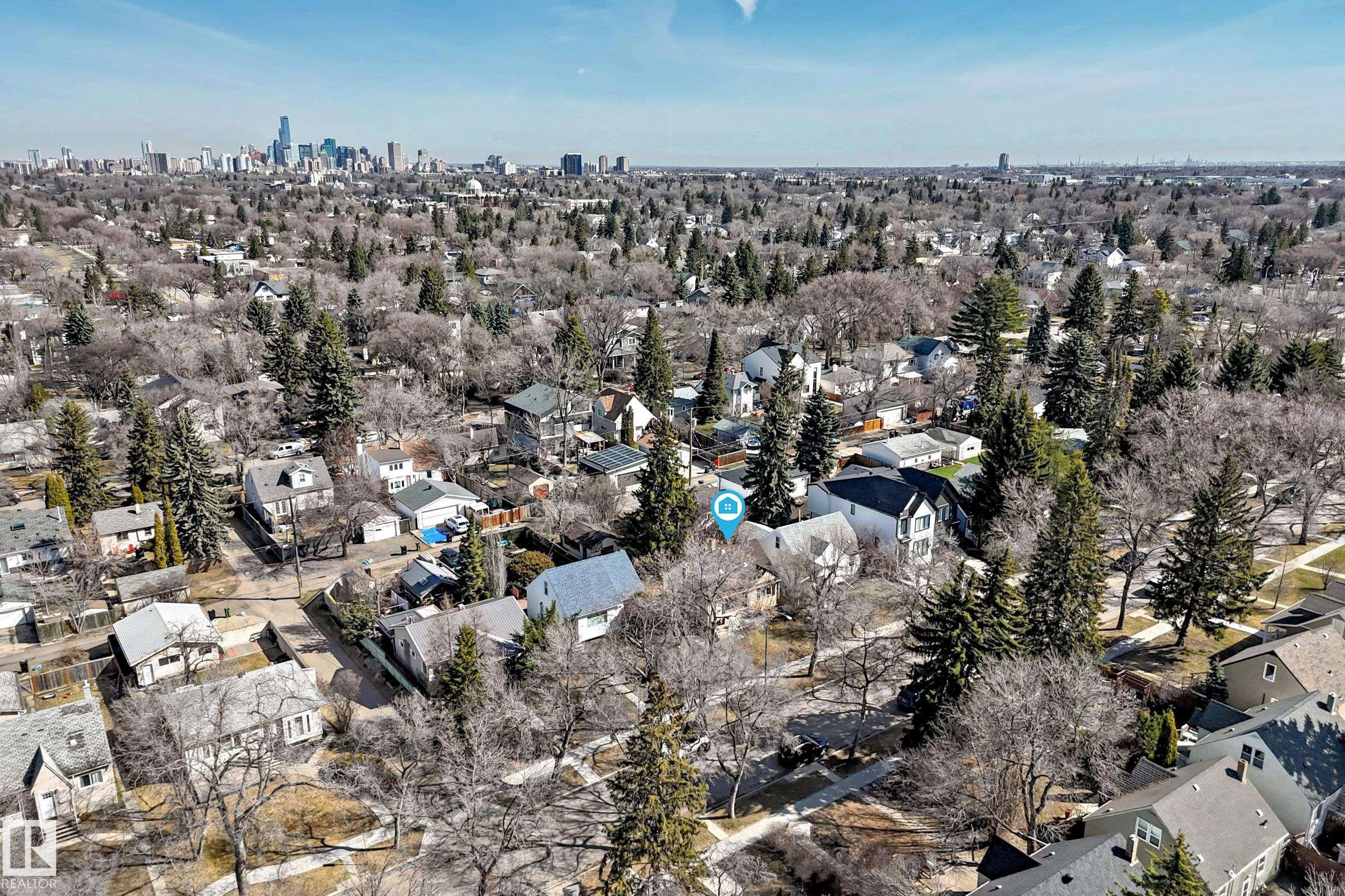 Photo 2 at 10954 62 Avenue NW, Parkallen, Edmonton