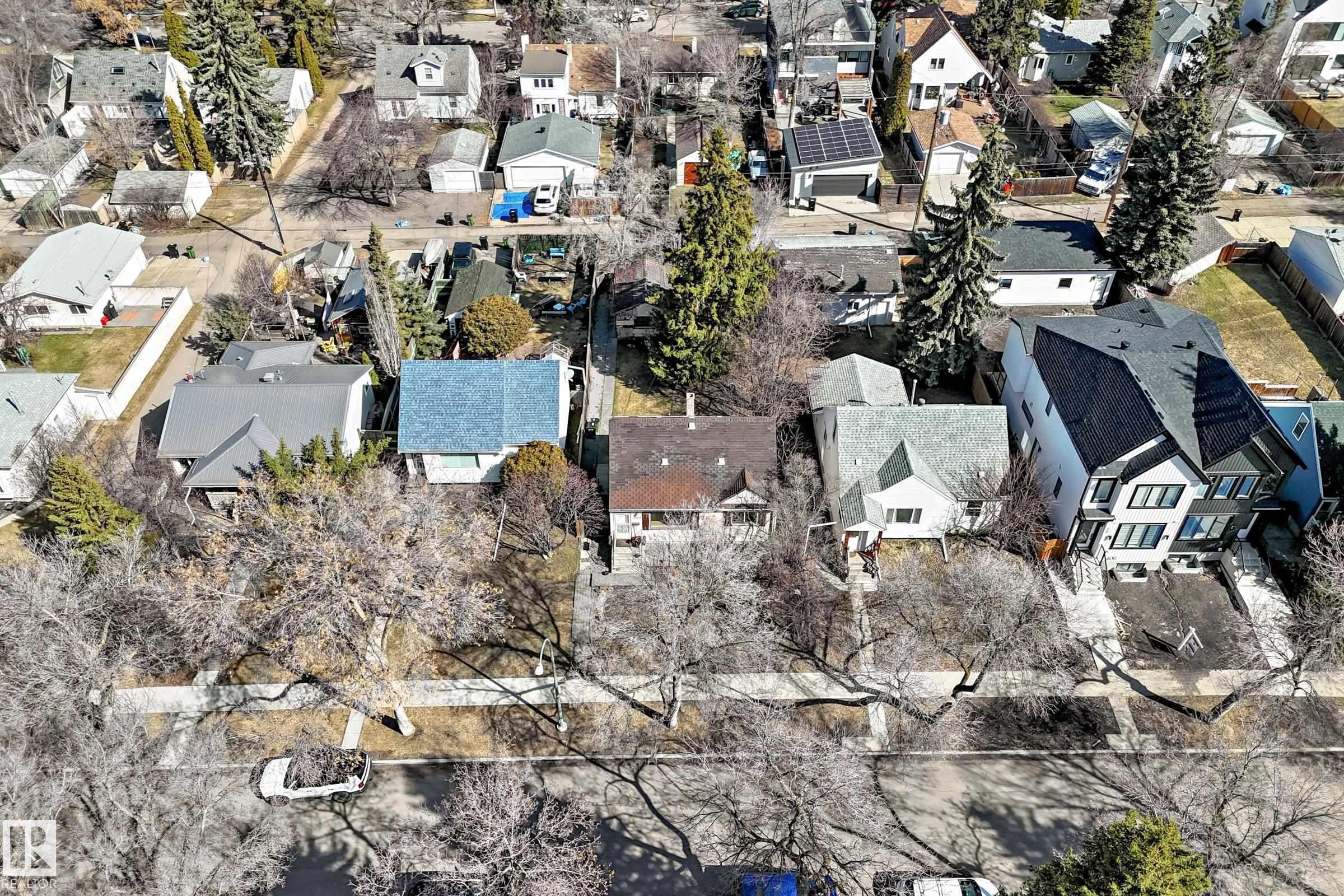 Photo 3 at 10954 62 Avenue NW, Parkallen, Edmonton