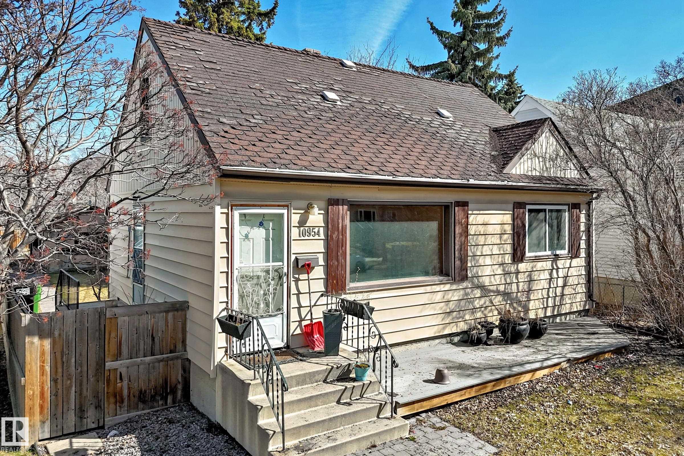 Photo 6 at 10954 62 Avenue NW, Parkallen, Edmonton