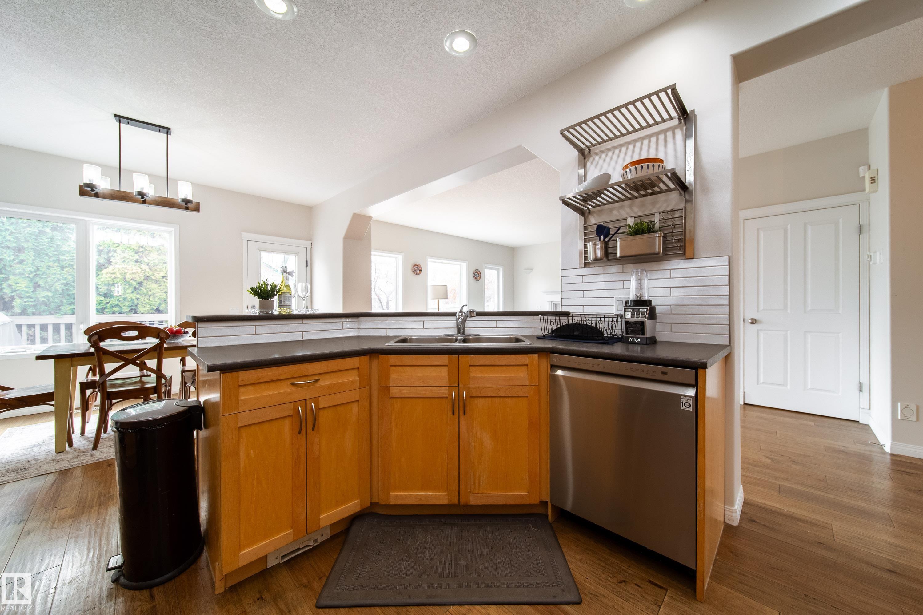 Photo 12 at 1205 Ormsby Lane NW, Ormsby Place, Edmonton
