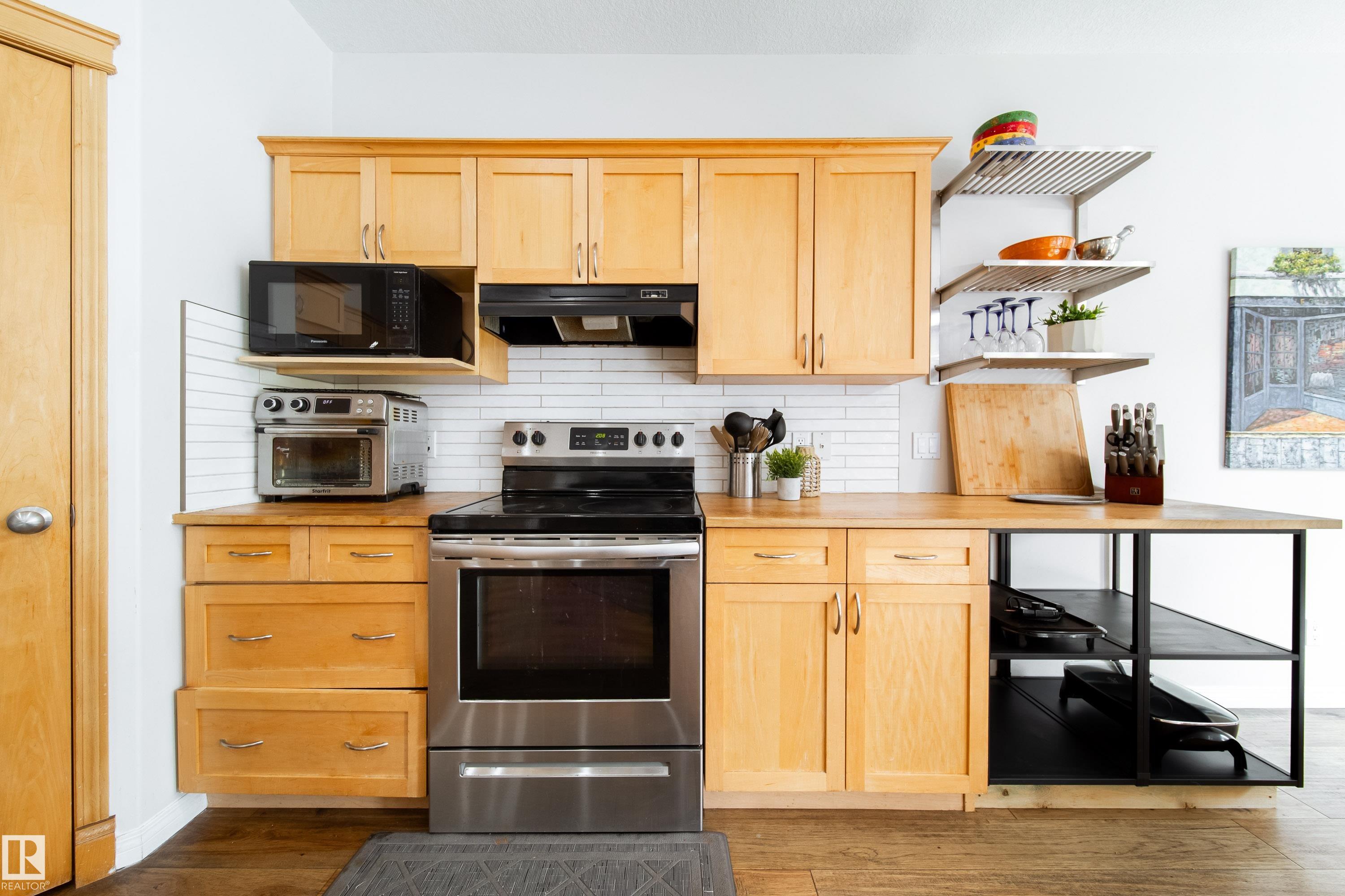 Photo 14 at 1205 Ormsby Lane NW, Ormsby Place, Edmonton