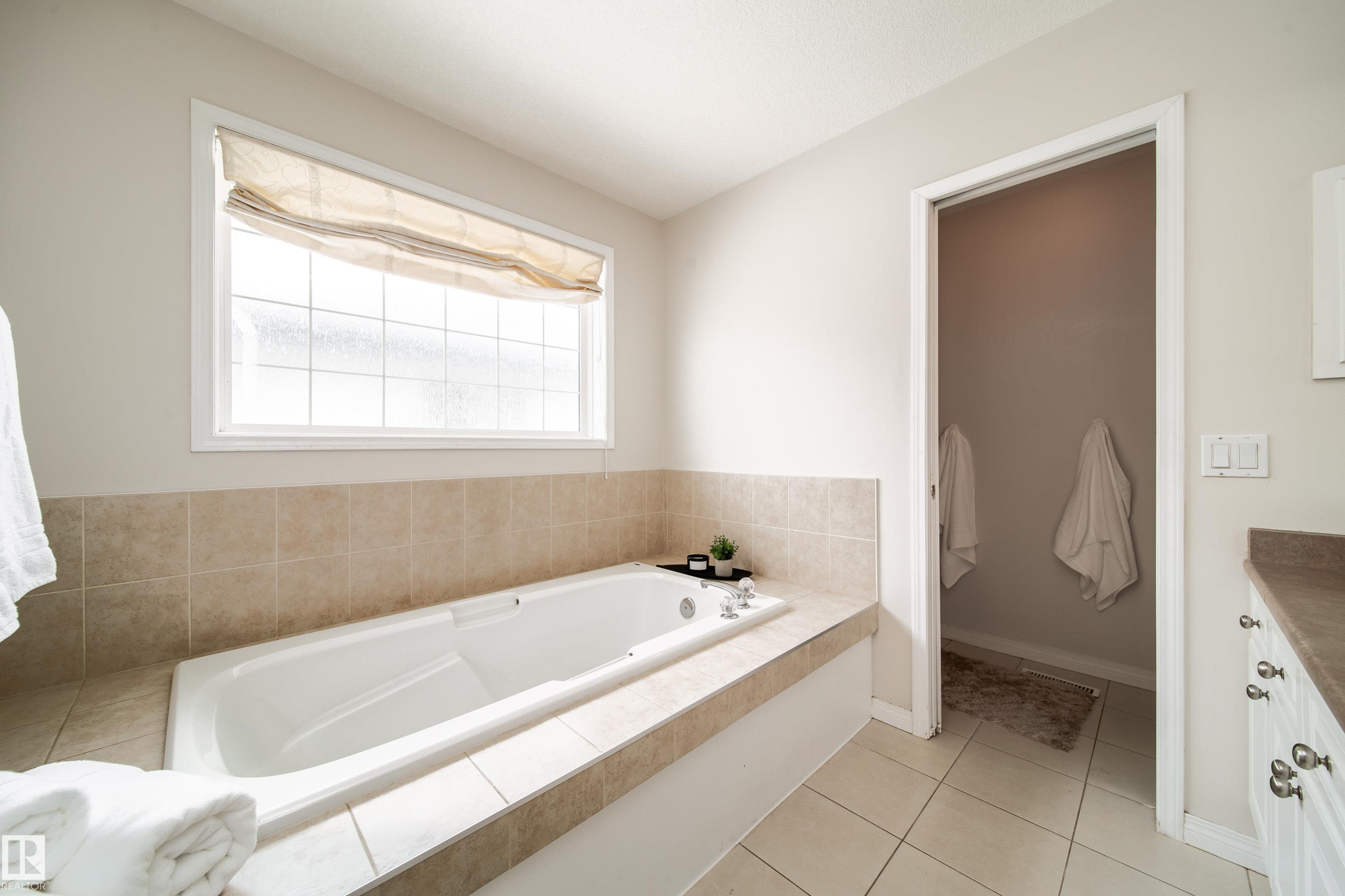 Photo 34 at 1205 Ormsby Lane NW, Ormsby Place, Edmonton