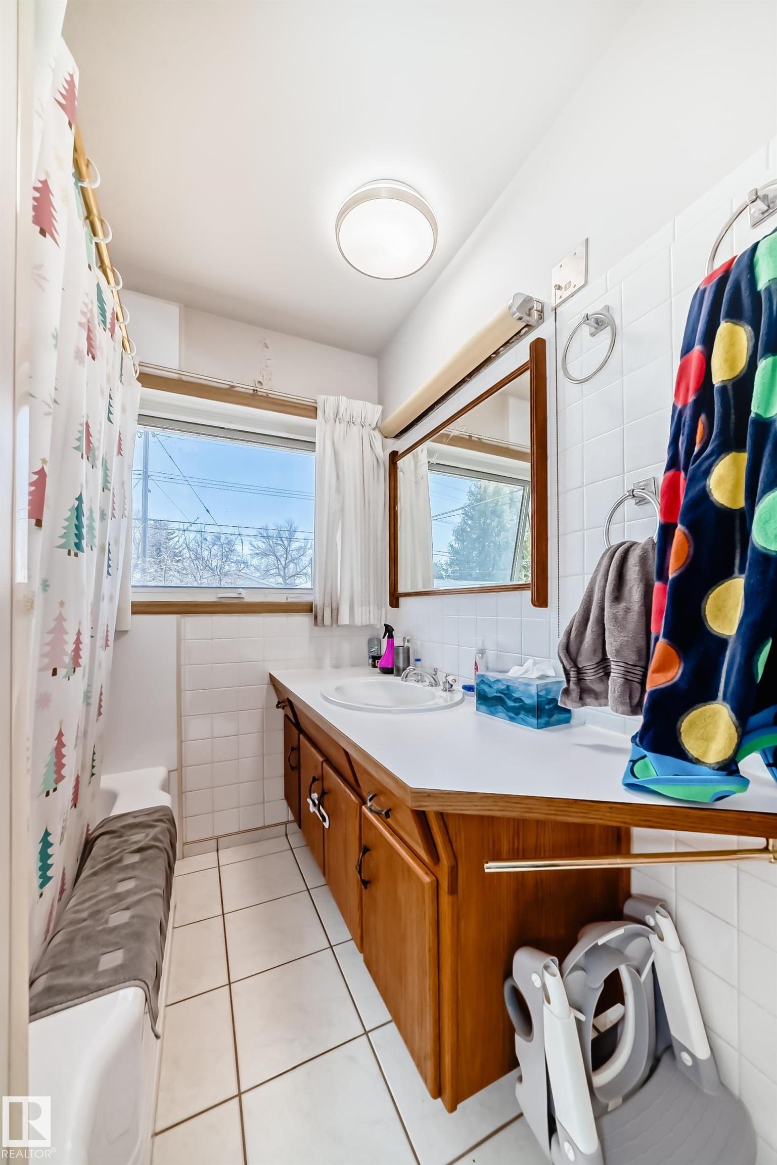 Photo 28 at 12106 48 Street NW, Beacon Heights, Edmonton