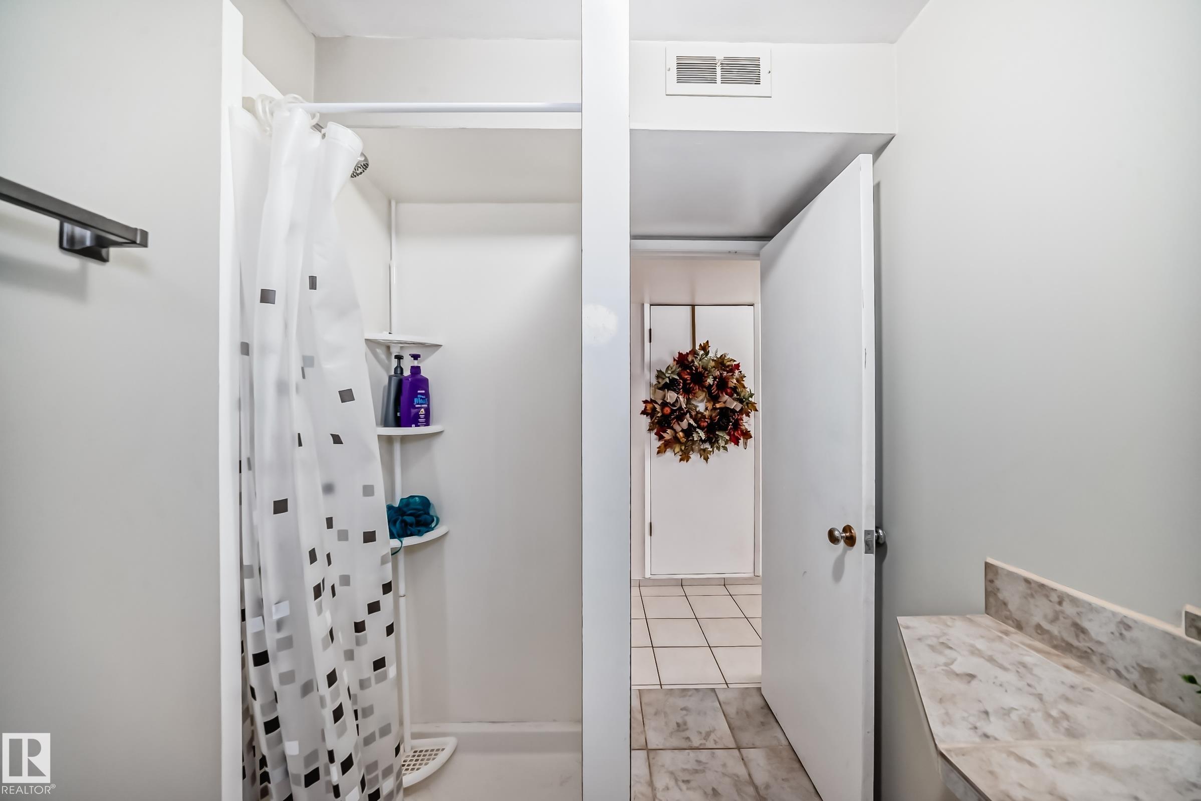 Photo 38 at 12106 48 Street NW, Beacon Heights, Edmonton