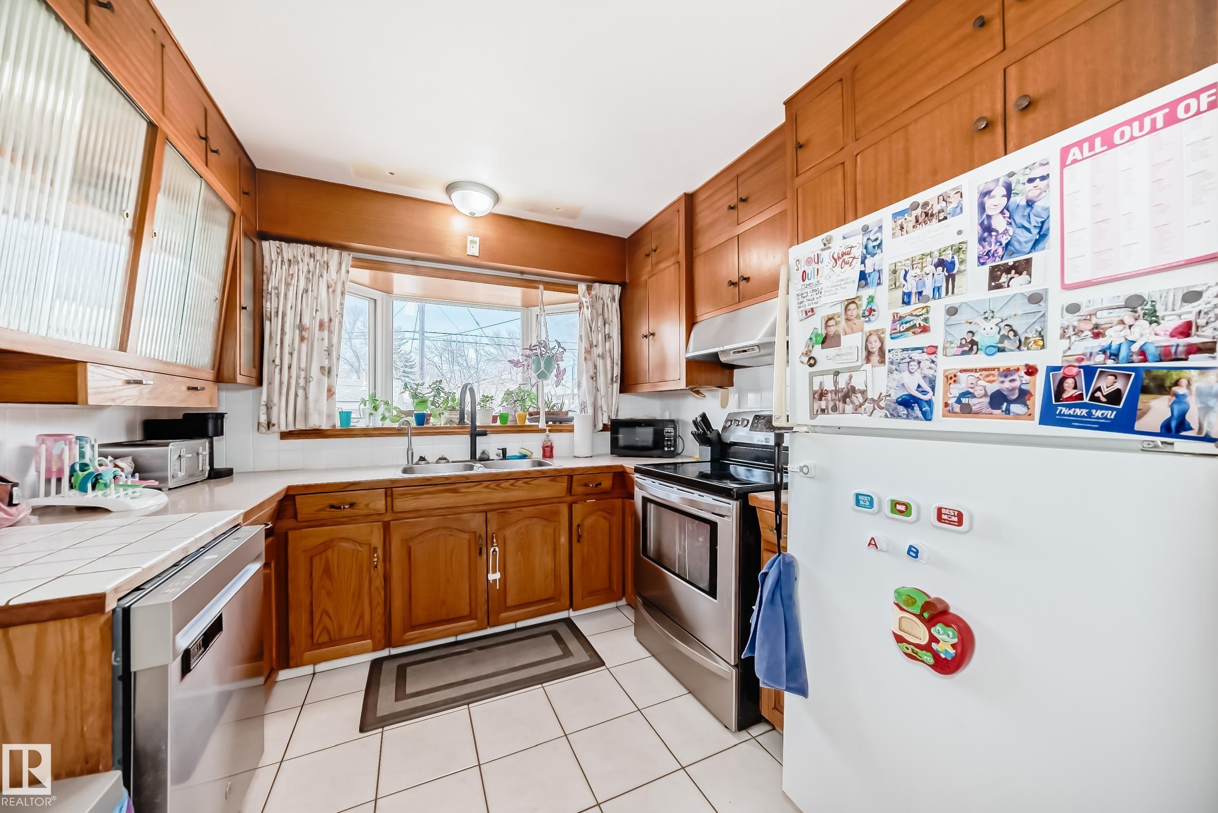 Photo 5 at 12106 48 Street NW, Beacon Heights, Edmonton