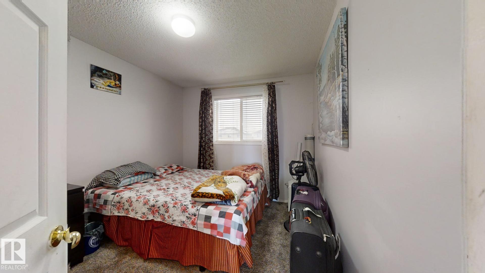 Photo 12 at 3023 31 Avenue NW, Silver Berry, Edmonton