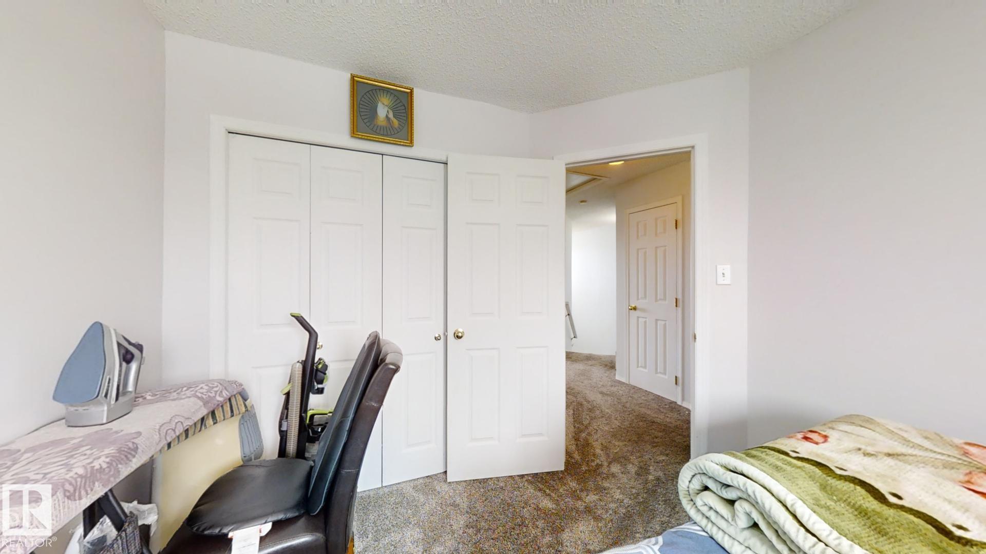 Photo 13 at 3023 31 Avenue NW, Silver Berry, Edmonton