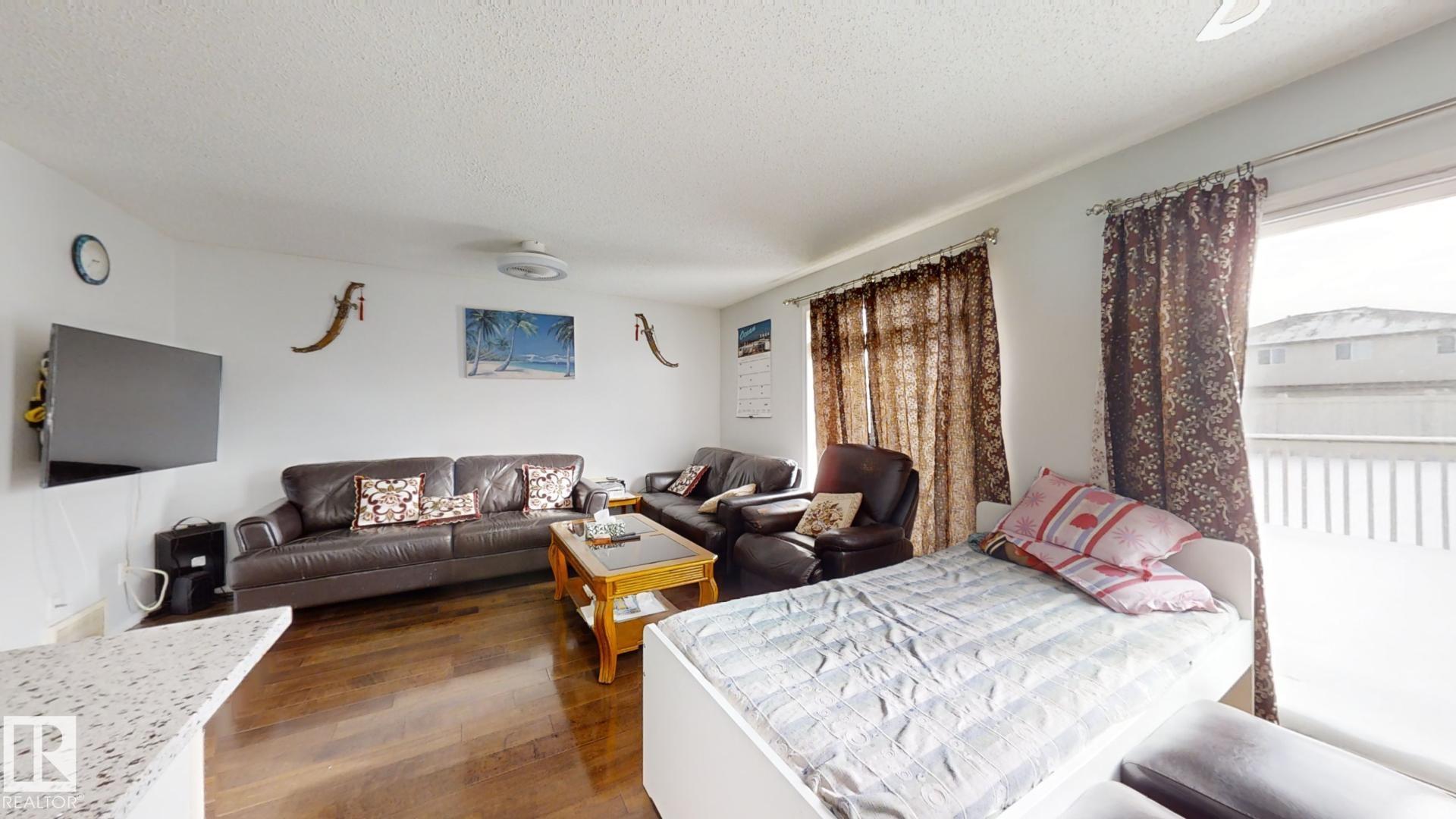 Photo 18 at 3023 31 Avenue NW, Silver Berry, Edmonton