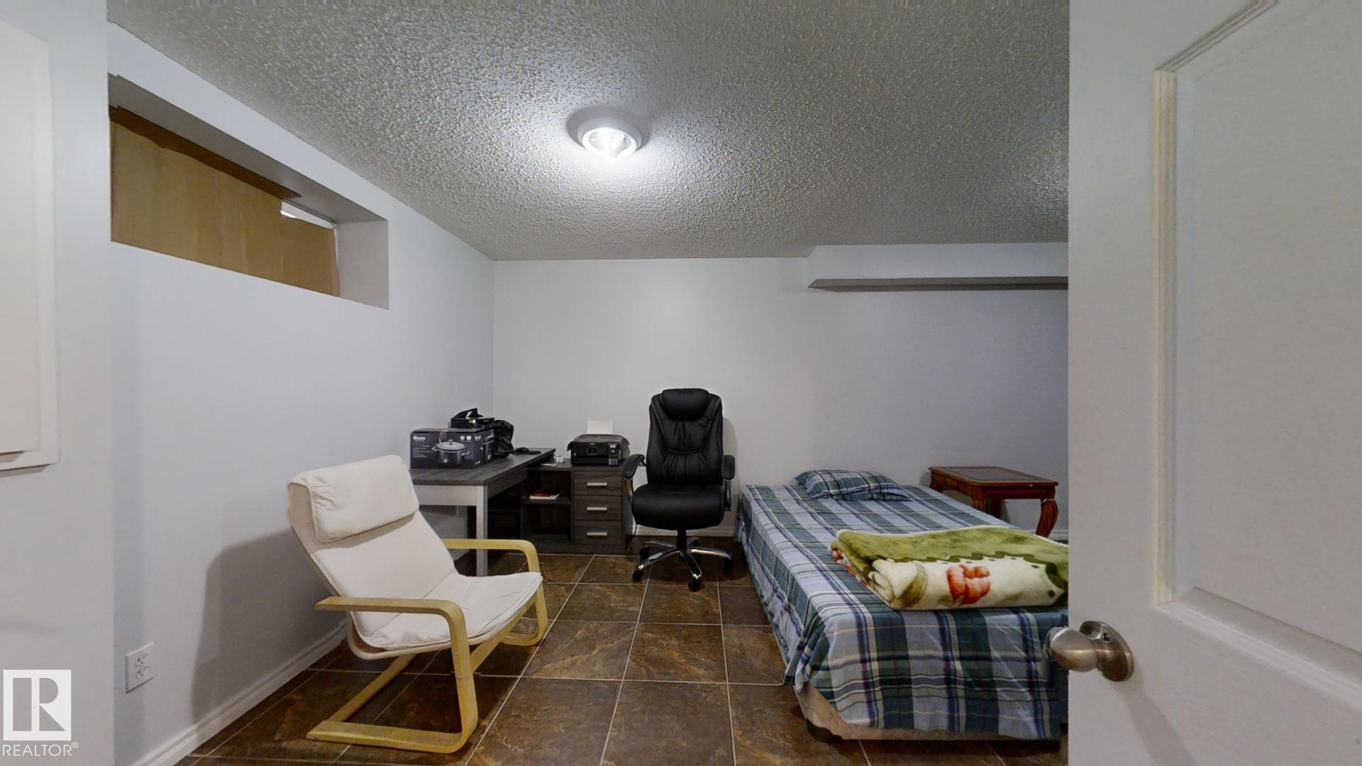 Photo 23 at 3023 31 Avenue NW, Silver Berry, Edmonton