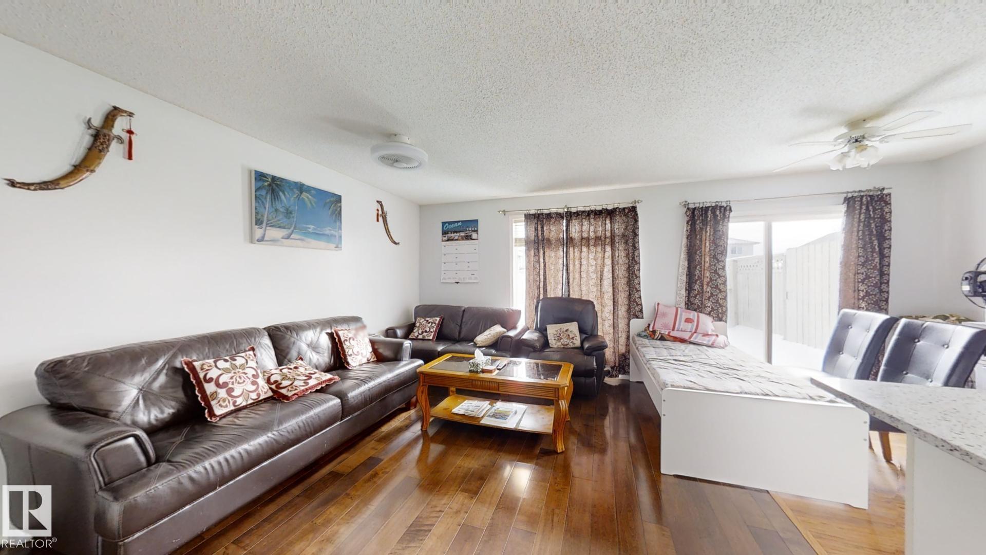 Photo 7 at 3023 31 Avenue NW, Silver Berry, Edmonton