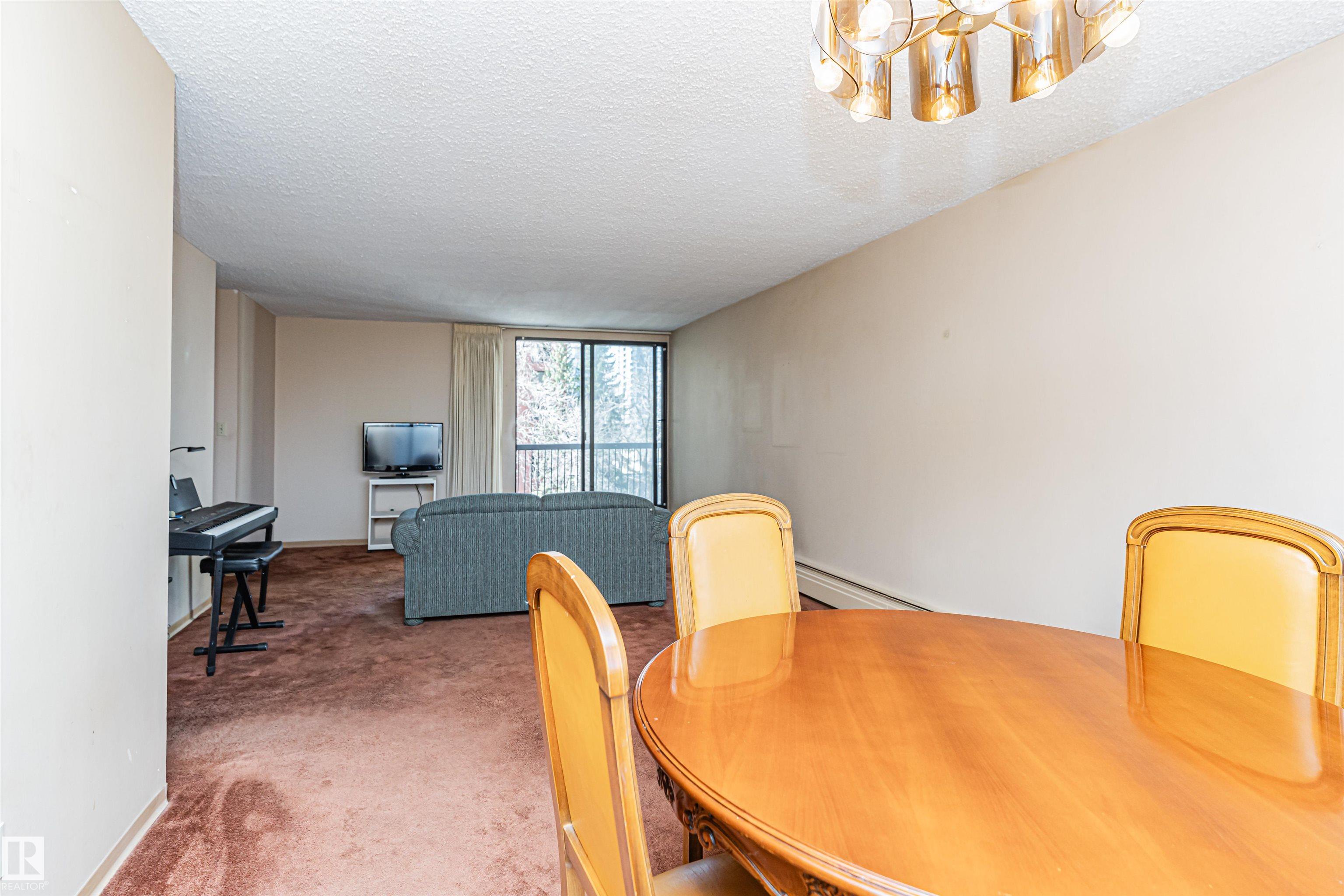 https://zimg.paragon.ice.com/ParagonImages/Property/PM/RAE/225398244/13/0/0/bec4affe875ab1e097c64c452770f649/1/fb9c6f28a8dda779f13984541342c7bb/225398244-6f82ce8a-25c6-4b92-ae7e-21a6725352a1.JPG