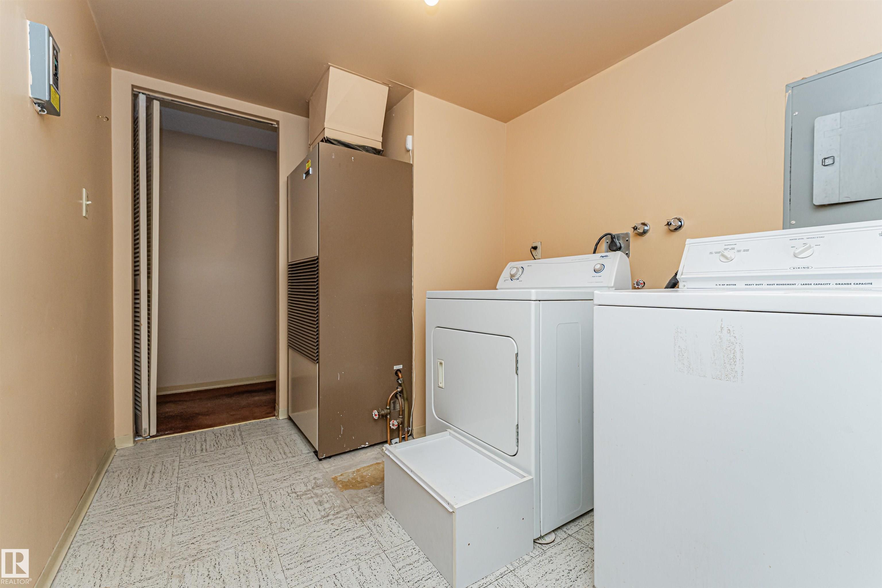 https://zimg.paragon.ice.com/ParagonImages/Property/PM/RAE/225398244/24/0/0/3d91df71e23004b3741b6d8a4d55cb29/1/fb9c6f28a8dda779f13984541342c7bb/225398244-52843002-cefc-4683-83ec-066eaf5bee5e.JPG