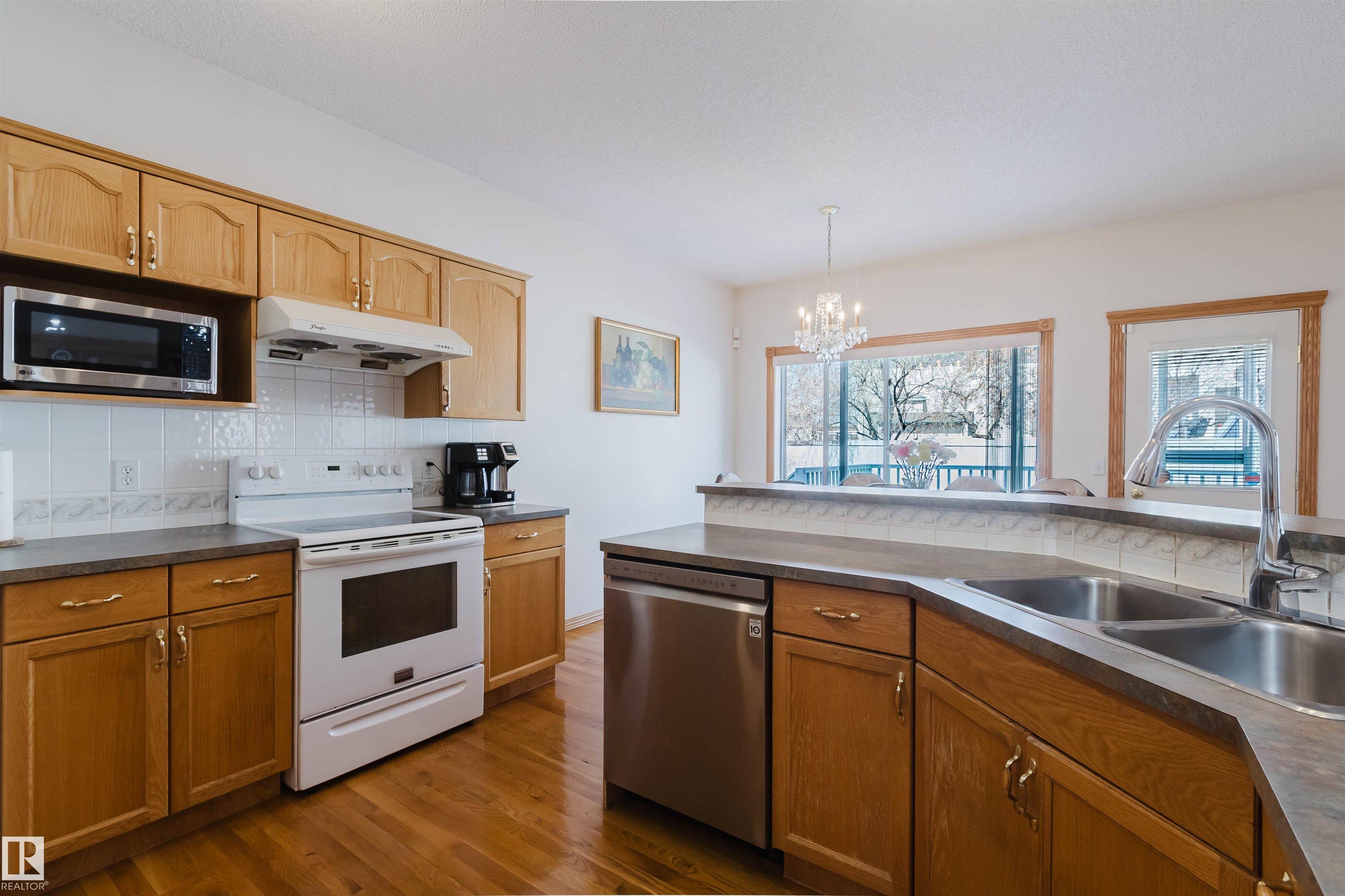 https://zimg.paragon.ice.com/ParagonImages/Property/PM/RAE/225398248/23/0/0/a5756cd30c56b1819d1a720b8e60e314/1/17dbbabc1abb1aeaffab0681c1b56ae4/225398248-62f57848-022a-477d-be31-60d52a51820b.JPG