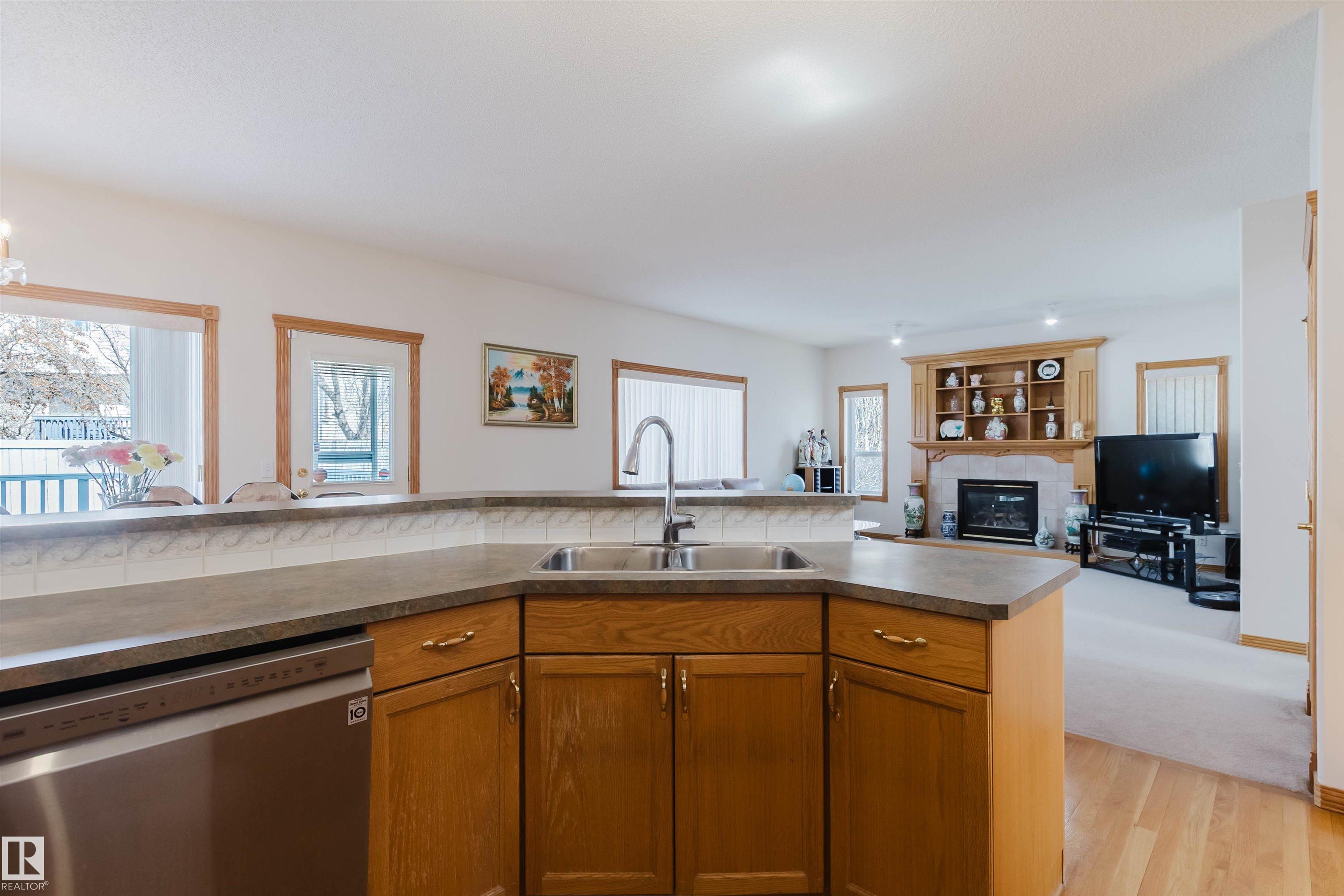 https://zimg.paragon.ice.com/ParagonImages/Property/PM/RAE/225398248/25/0/0/4b96121da415f3e024a03d5feef84583/1/17dbbabc1abb1aeaffab0681c1b56ae4/225398248-70984df8-bb5d-434a-8f0a-03afe0ccd95a.JPG