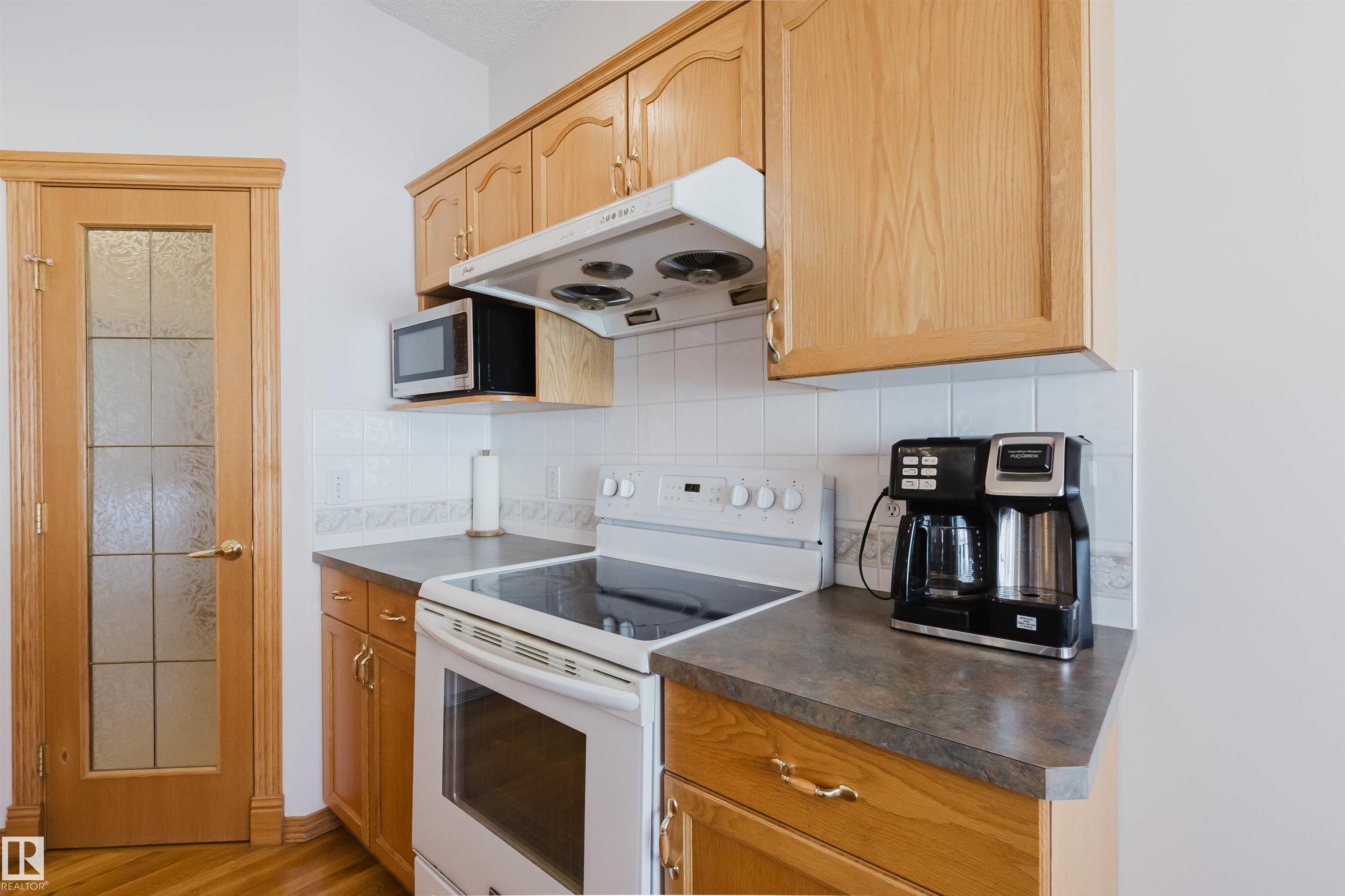 https://zimg.paragon.ice.com/ParagonImages/Property/PM/RAE/225398248/27/0/0/d3d15d6065b9ffeb1ac274493afb84c7/1/17dbbabc1abb1aeaffab0681c1b56ae4/225398248-aedde225-dd07-4ce5-9eaa-65e5373cb426.JPG