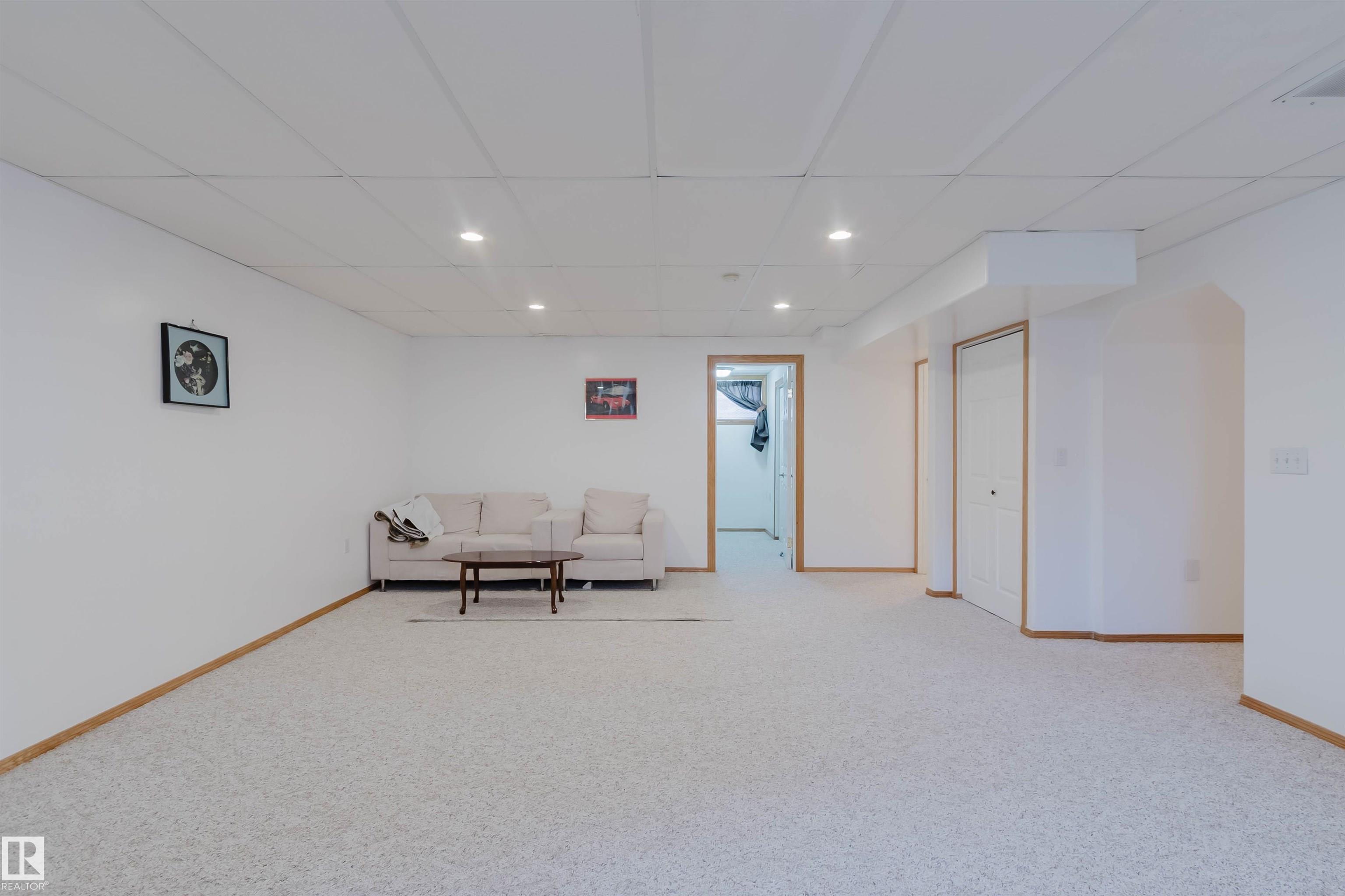 https://zimg.paragon.ice.com/ParagonImages/Property/PM/RAE/225398248/49/0/0/1d2bb6e7d2de235816331100403ff0d6/1/17dbbabc1abb1aeaffab0681c1b56ae4/225398248-e2fac783-d9c3-4ff7-90b6-babd8a3fa074.JPG