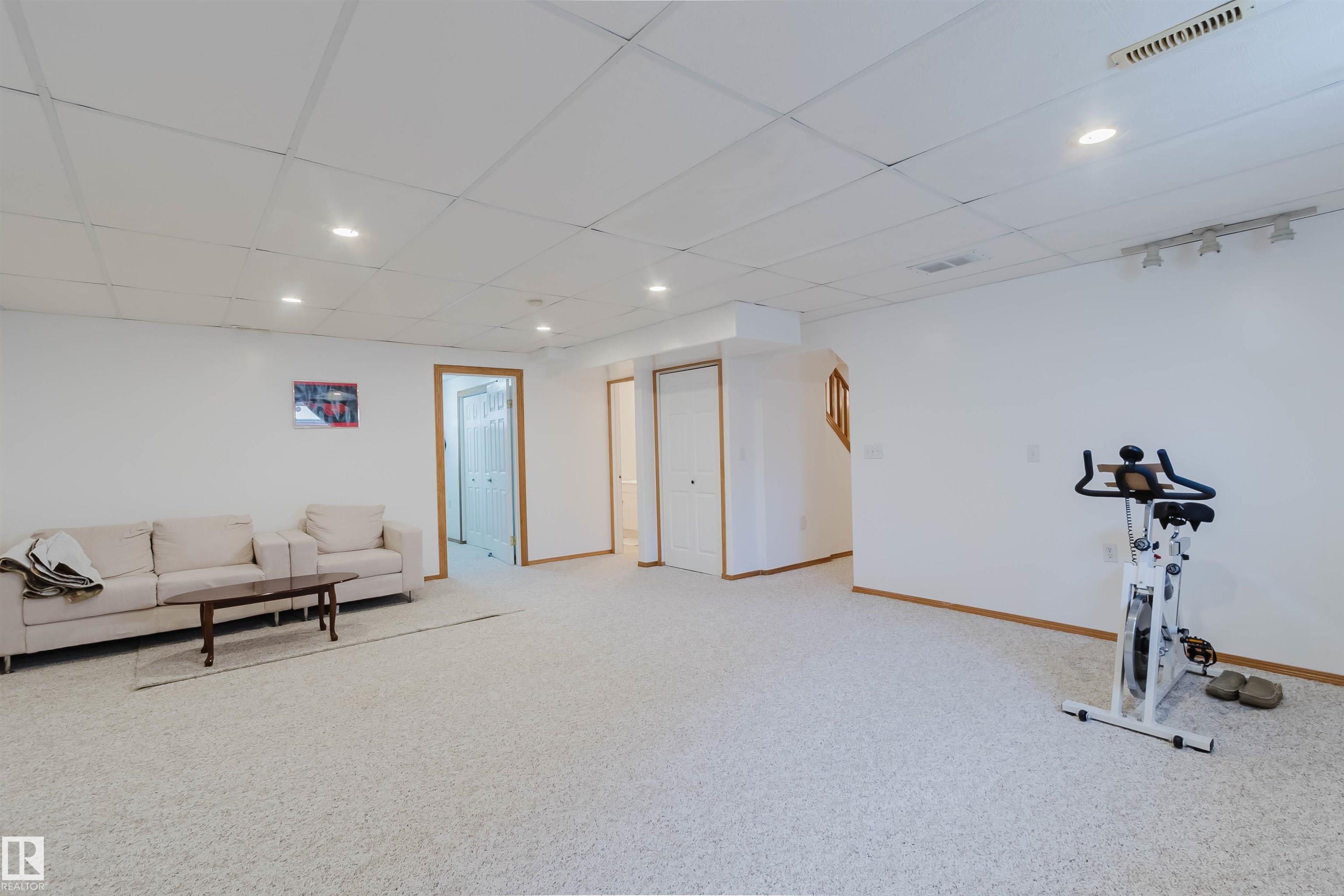 https://zimg.paragon.ice.com/ParagonImages/Property/PM/RAE/225398248/50/0/0/d18aaa74bba4409bfcf2c9abf92925ac/1/17dbbabc1abb1aeaffab0681c1b56ae4/225398248-7dc53a6e-b146-48b0-aa03-5e4b2b837454.JPG