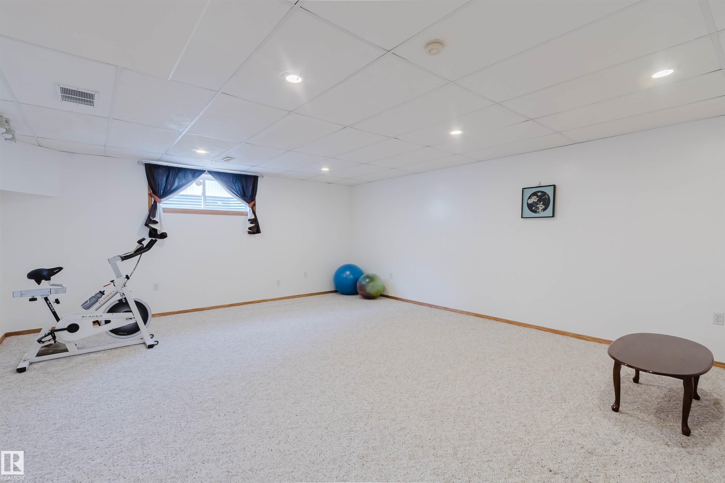 https://zimg.paragon.ice.com/ParagonImages/Property/PM/RAE/225398248/51/0/0/37ac52ff81412c3e96ea19da76f5a79d/1/17dbbabc1abb1aeaffab0681c1b56ae4/225398248-2f7944be-dea7-4b44-961e-cc8f8565f30c.JPG