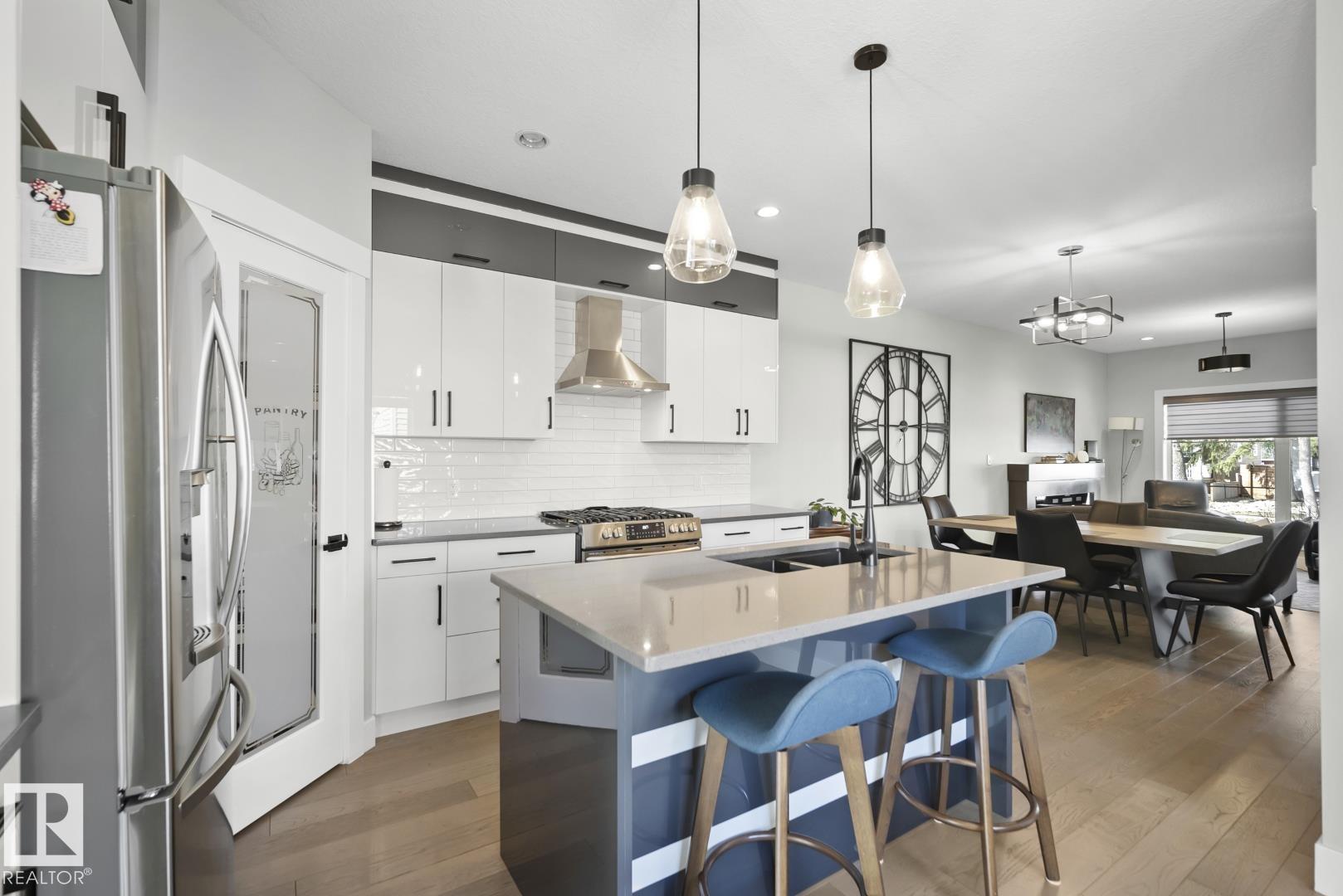 https://zimg.paragon.ice.com/ParagonImages/Property/PM/RAE/225398258/10/0/0/6a8a34471de1d5076a0cc2d69776153c/1/3ea152a81133b31dd18c8ed48faeb665/225398258-b236f038-4db8-4854-8430-167526d6aaa4.JPG