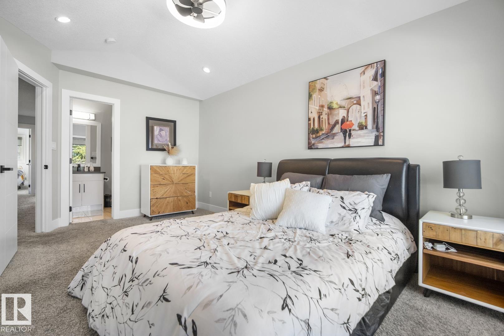 https://zimg.paragon.ice.com/ParagonImages/Property/PM/RAE/225398258/20/0/0/e1823996e2eb56b58fcc2d51af33256b/1/3ea152a81133b31dd18c8ed48faeb665/225398258-7e82b14d-7ea9-48c1-bc47-7b3476fd4e3e.JPG