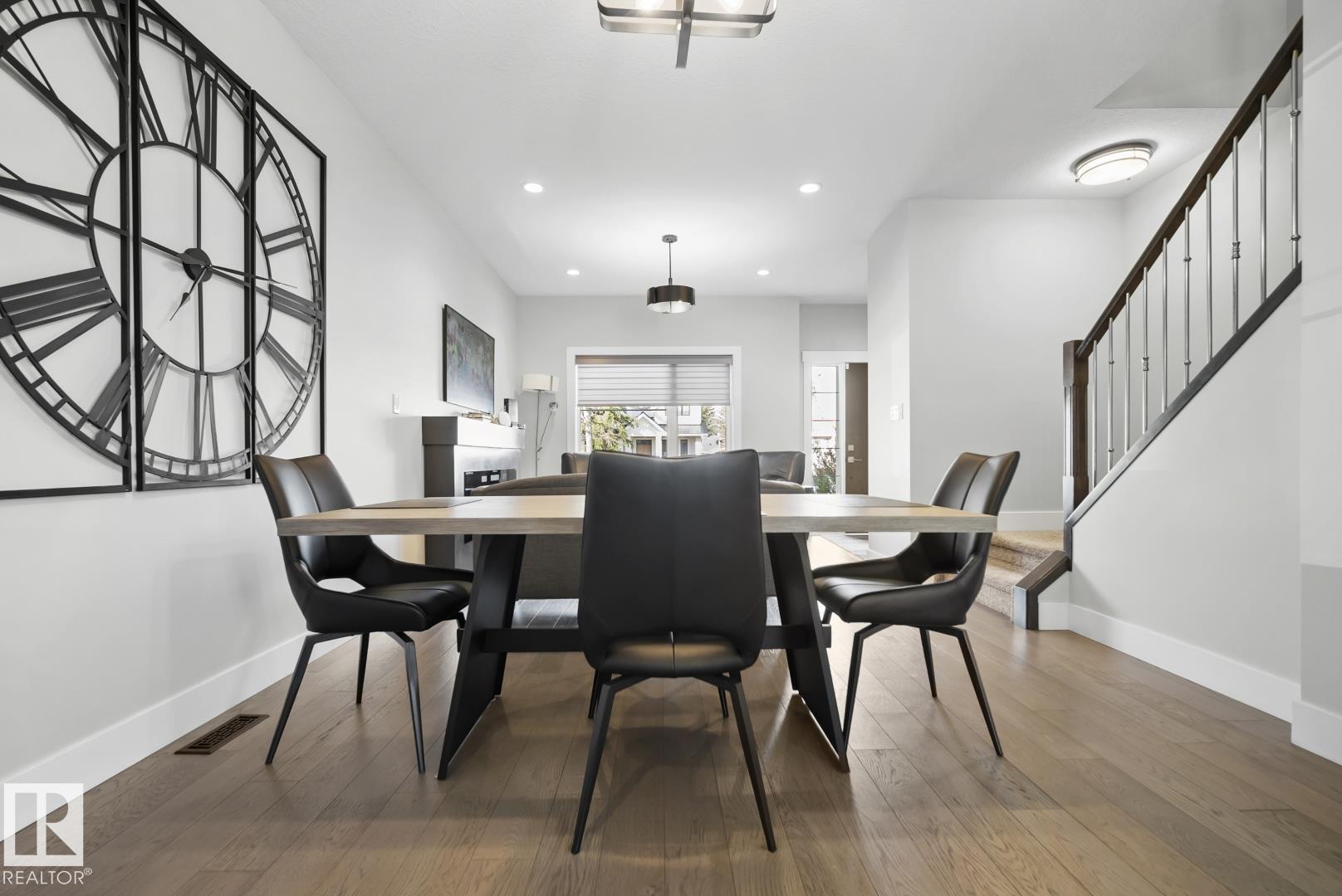 https://zimg.paragon.ice.com/ParagonImages/Property/PM/RAE/225398258/7/0/0/6e92233faa120efd43cf23e5c5d938d8/1/3ea152a81133b31dd18c8ed48faeb665/225398258-44b0ac2a-7961-4868-8ae4-760422c252b0.JPG