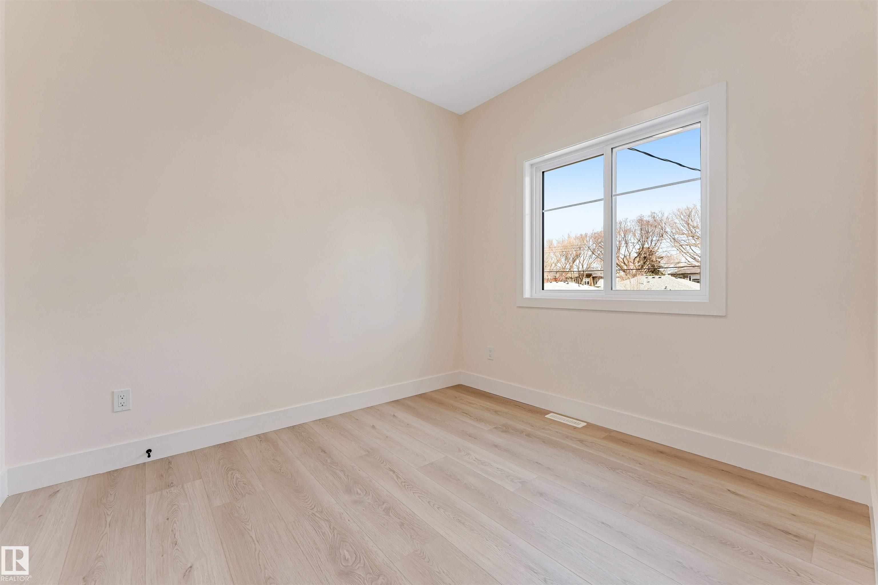 Photo 16 at 10323 79 Street NW, Forest Heights, Edmonton
