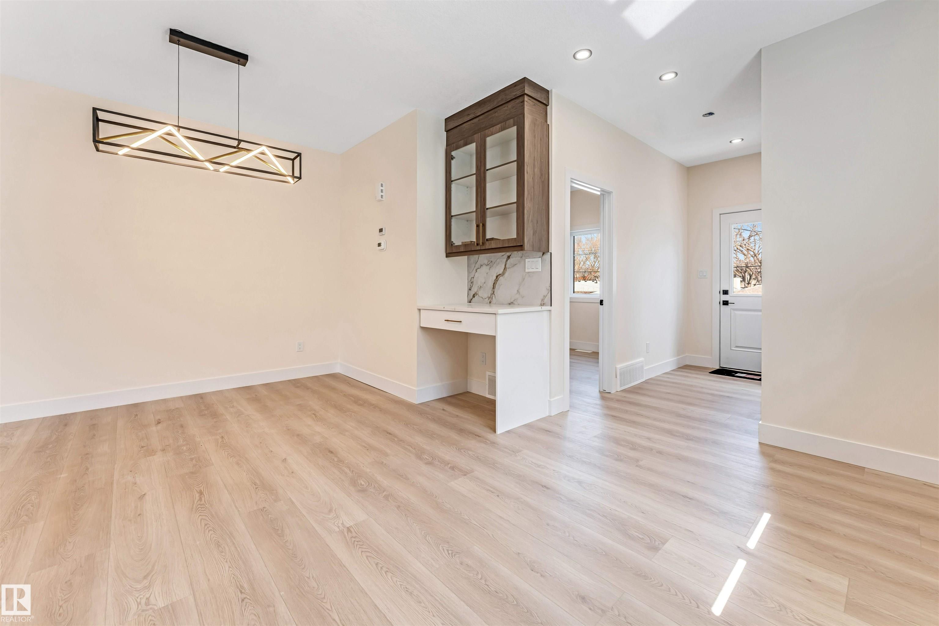 https://zimg.paragon.ice.com/ParagonImages/Property/PM/RAE/225398260/16/0/0/744c79ac7eca1df55b6ace2cd564697b/1/c921dad33e312afe8580027b1de8e61f/225398260-86f70849-4223-48ed-9e0a-60a3008b470b.JPG