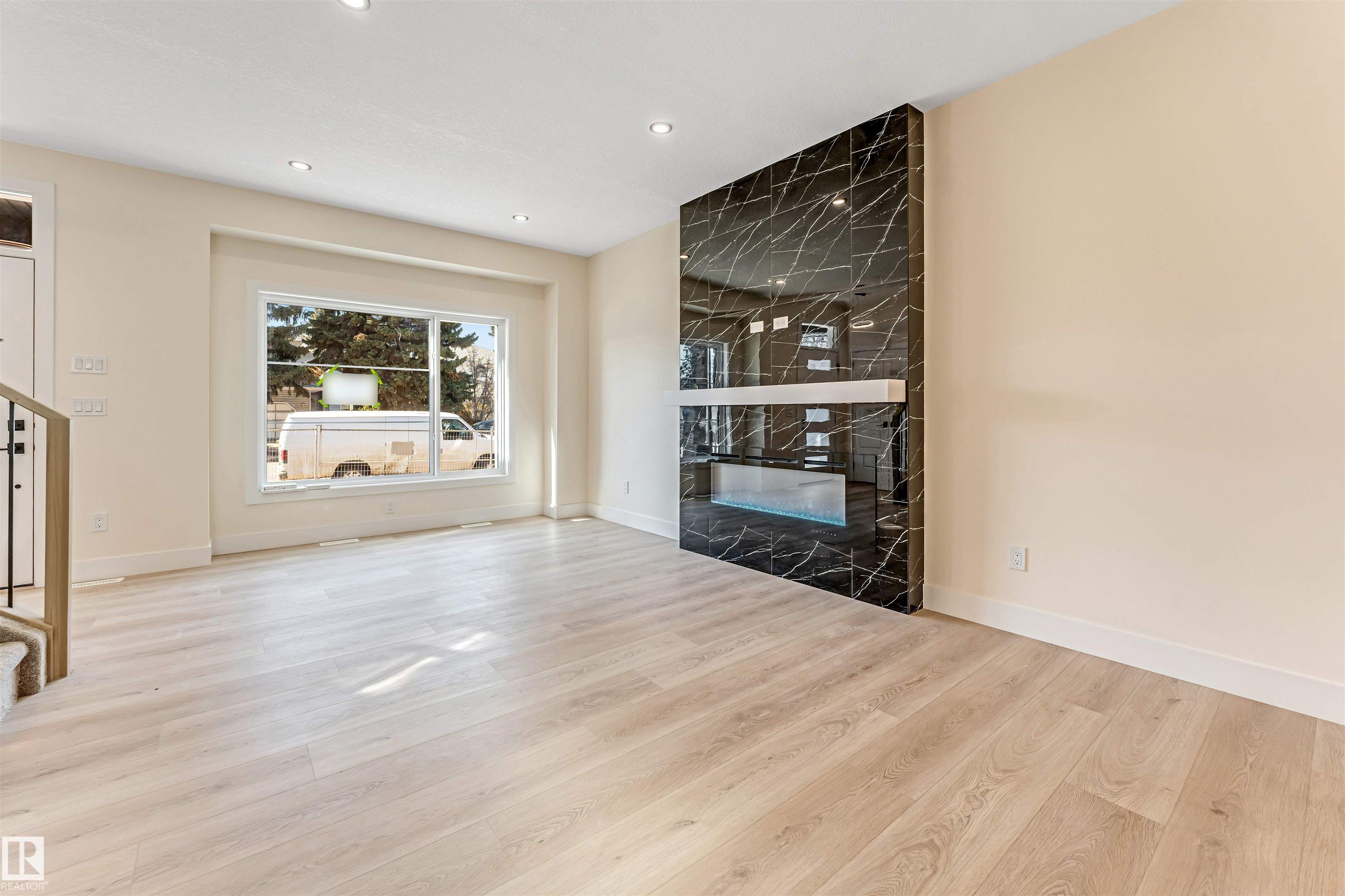 https://zimg.paragon.ice.com/ParagonImages/Property/PM/RAE/225398260/8/0/0/069df752d5622c4a0360a1ae4c119ab5/1/c921dad33e312afe8580027b1de8e61f/225398260-7e721d25-4e91-4734-b386-c90b75d98f03.JPG