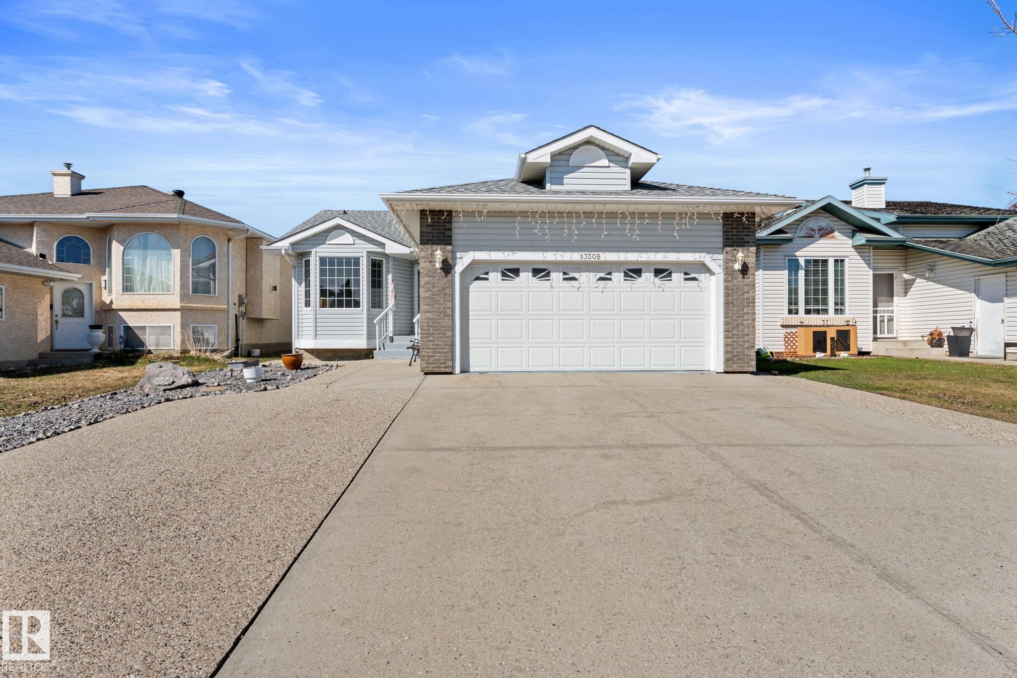 Photo 2 at 13308 155 Avenue NW, Oxford, Edmonton