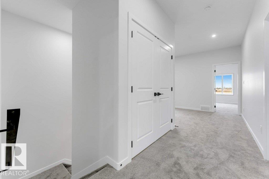 https://zimg.paragon.ice.com/ParagonImages/Property/PM/RAE/225398278/11/0/0/fbe968096870c79eb558f816fe5487a2/1/42a83814b7cb8264102b4ba8e4d55a0a/225398278-e1c79825-32b5-4f78-85e3-ab4b5d750fc0.JPG