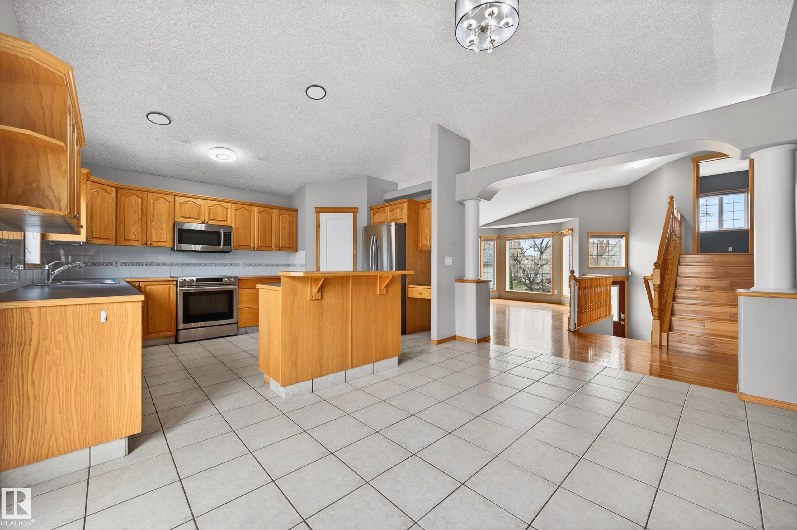 https://zimg.paragon.ice.com/ParagonImages/Property/PM/RAE/225398280/12/0/0/080b75d9ba80125d4d8b4cd6126612b7/1/f17671ef1aa5a421a5f80cac9ca26d29/225398280-84cf824a-bc4c-46dc-93bc-4f1dd253e899.JPG