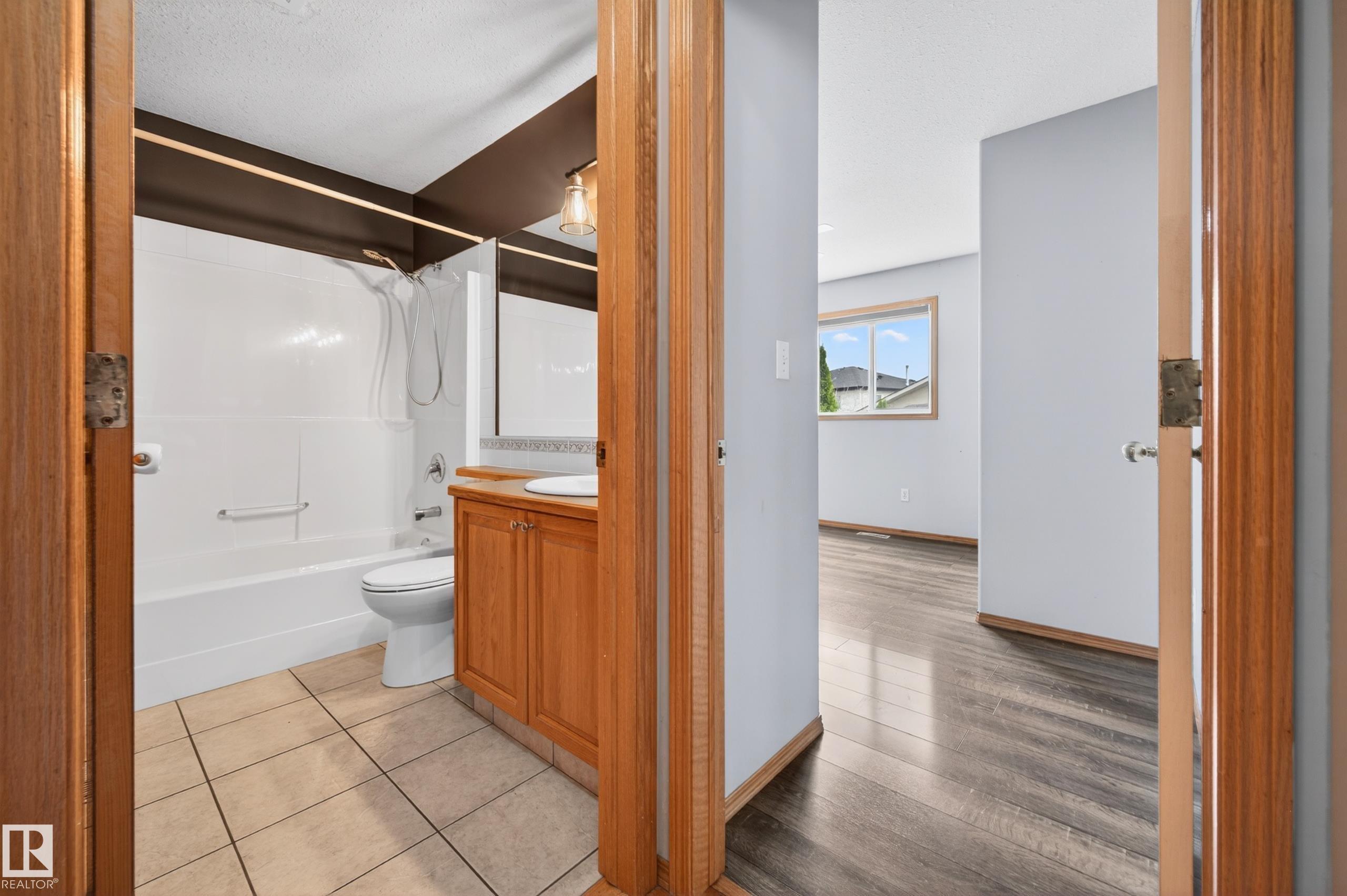 https://zimg.paragon.ice.com/ParagonImages/Property/PM/RAE/225398280/22/0/0/b37f4993da164caccd96d4fd79a9f1bd/1/f17671ef1aa5a421a5f80cac9ca26d29/225398280-ef70f341-e607-455e-a042-456b5e7e7c6e.JPG