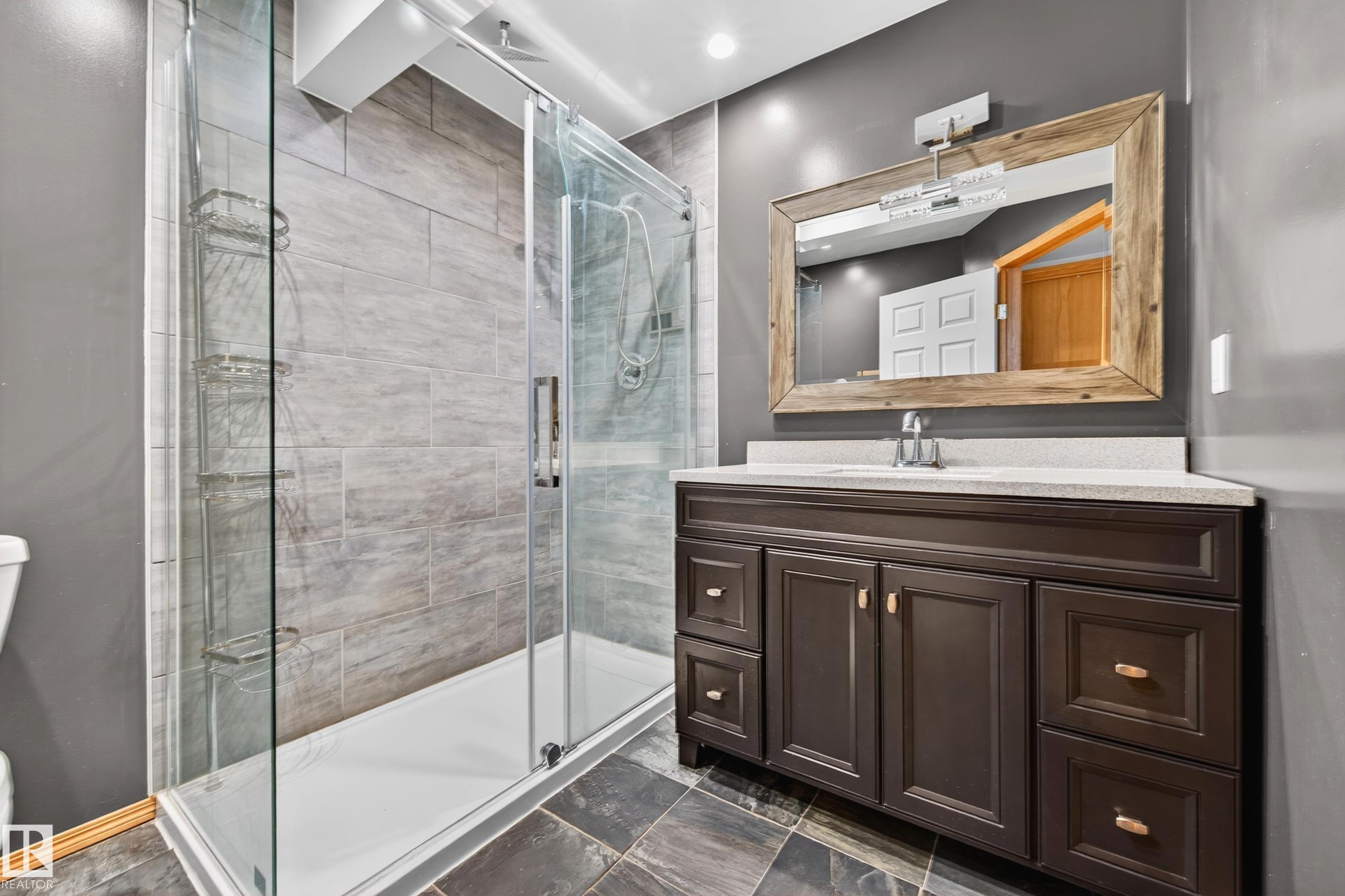 https://zimg.paragon.ice.com/ParagonImages/Property/PM/RAE/225398280/25/0/0/b17f7b968700ff0cbb75ab2bc3af9a81/1/f17671ef1aa5a421a5f80cac9ca26d29/225398280-af35d838-36c2-4b5a-b528-ea32ba1e406c.JPG