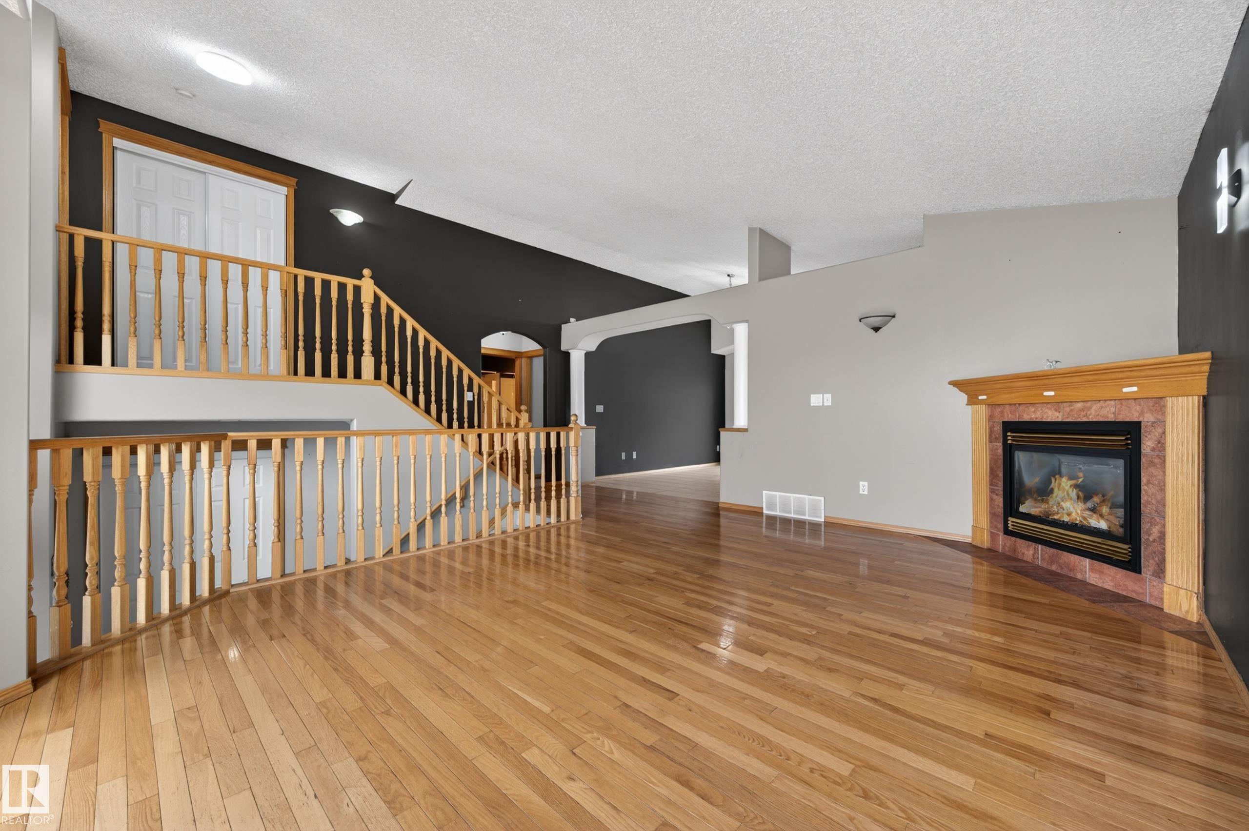 https://zimg.paragon.ice.com/ParagonImages/Property/PM/RAE/225398280/8/0/0/56621b3392c078f6500be4cde14401da/1/f17671ef1aa5a421a5f80cac9ca26d29/225398280-7211eb0e-fc67-4c23-b9ee-e92cc5706156.JPG