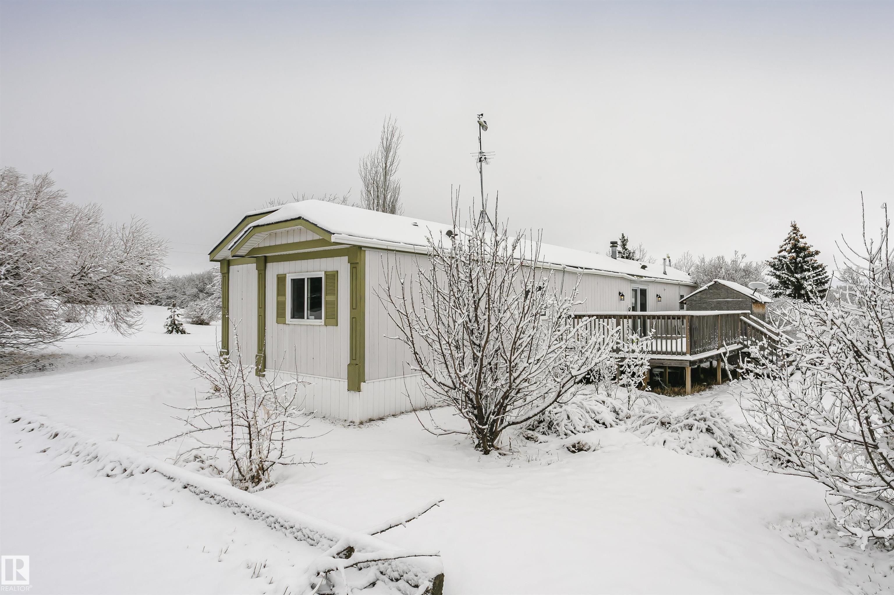 Photo 39 at #3 23319 Twp Rd 572, Golden Heights, Rural Sturgeon County