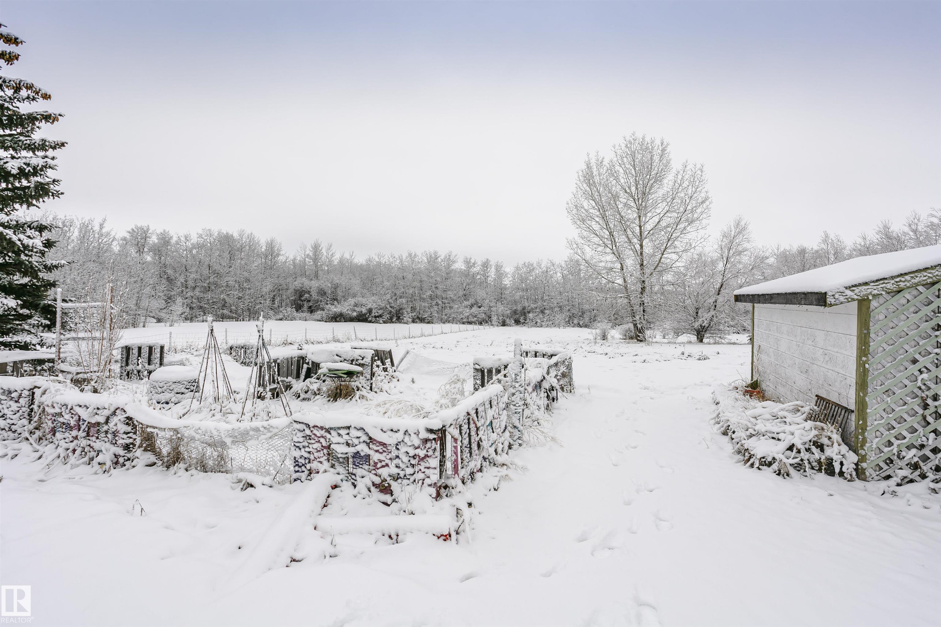 Photo 48 at #3 23319 Twp Rd 572, Golden Heights, Rural Sturgeon County