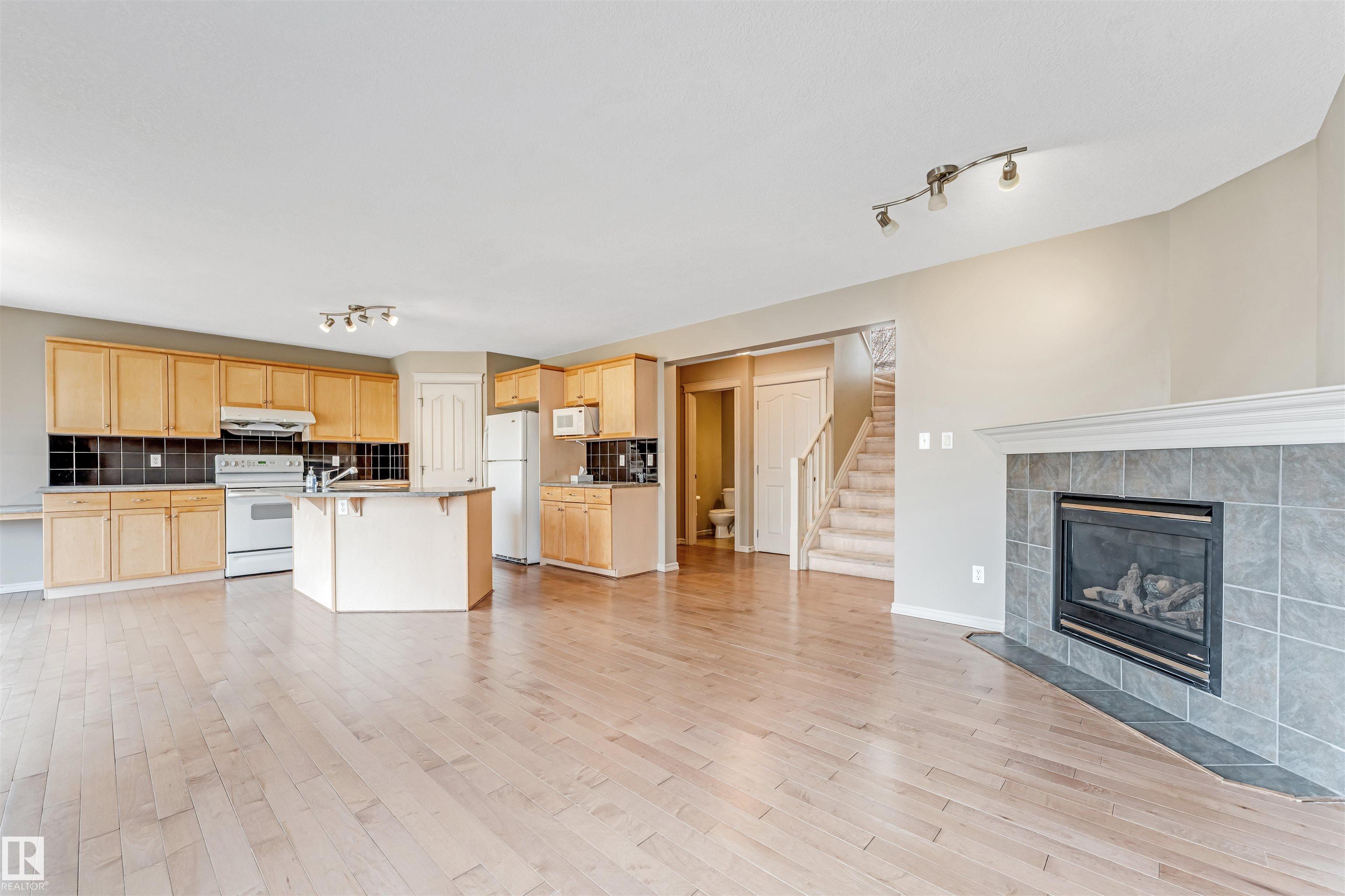 https://zimg.paragon.ice.com/ParagonImages/Property/PM/RAE/225398286/18/0/0/ae6d32d5259fa6977c8bf8e0d7f317a4/1/db1568b2d502fd55ed3f7aa6c30273a9/225398286-57fe3d57-e45a-4a73-bbbb-12eb9205bcd5.JPG