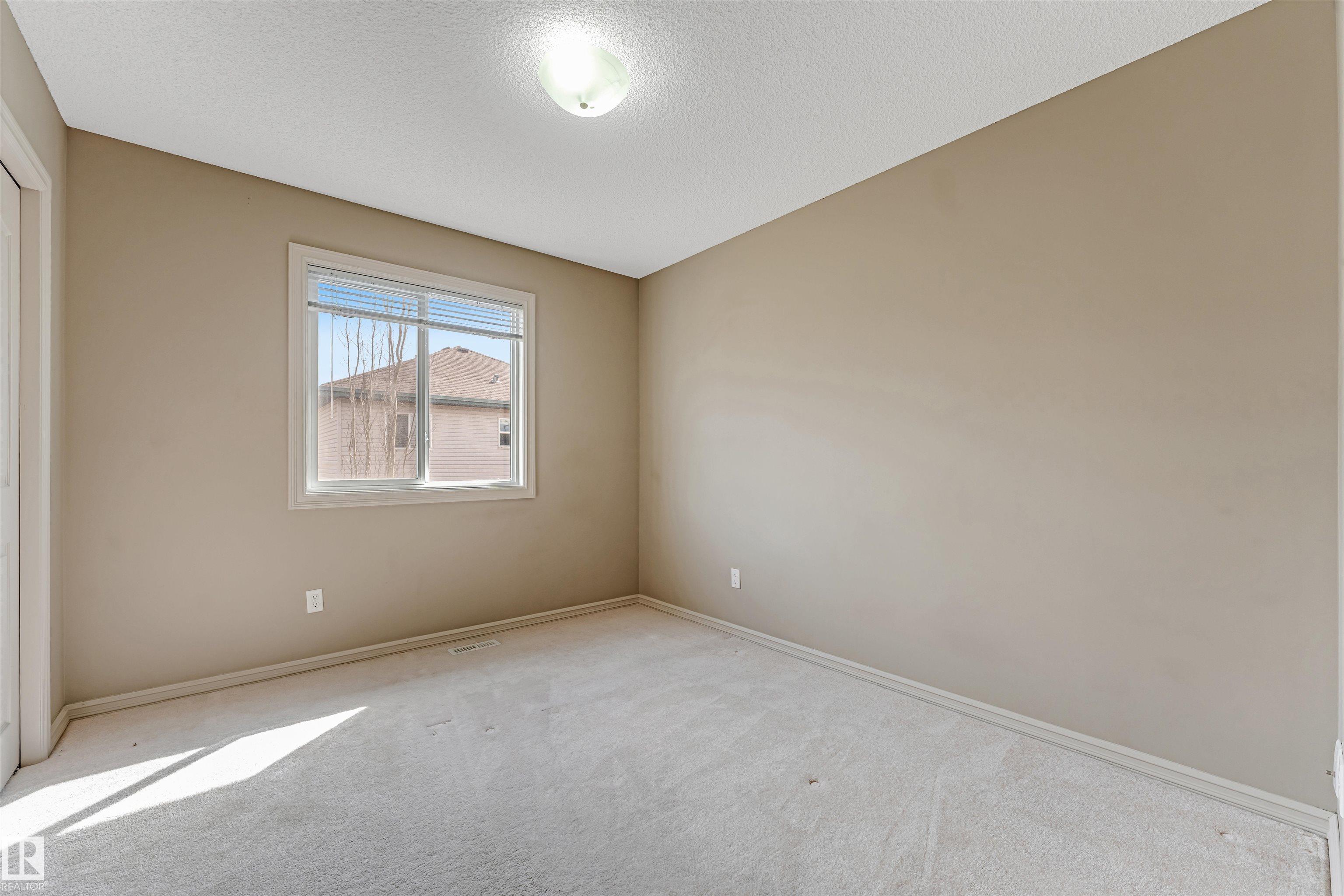 https://zimg.paragon.ice.com/ParagonImages/Property/PM/RAE/225398286/35/0/0/246630449af4354bdf5f1e94b3205d0a/1/db1568b2d502fd55ed3f7aa6c30273a9/225398286-30819cff-f652-43c0-9982-17e9eb02426d.JPG