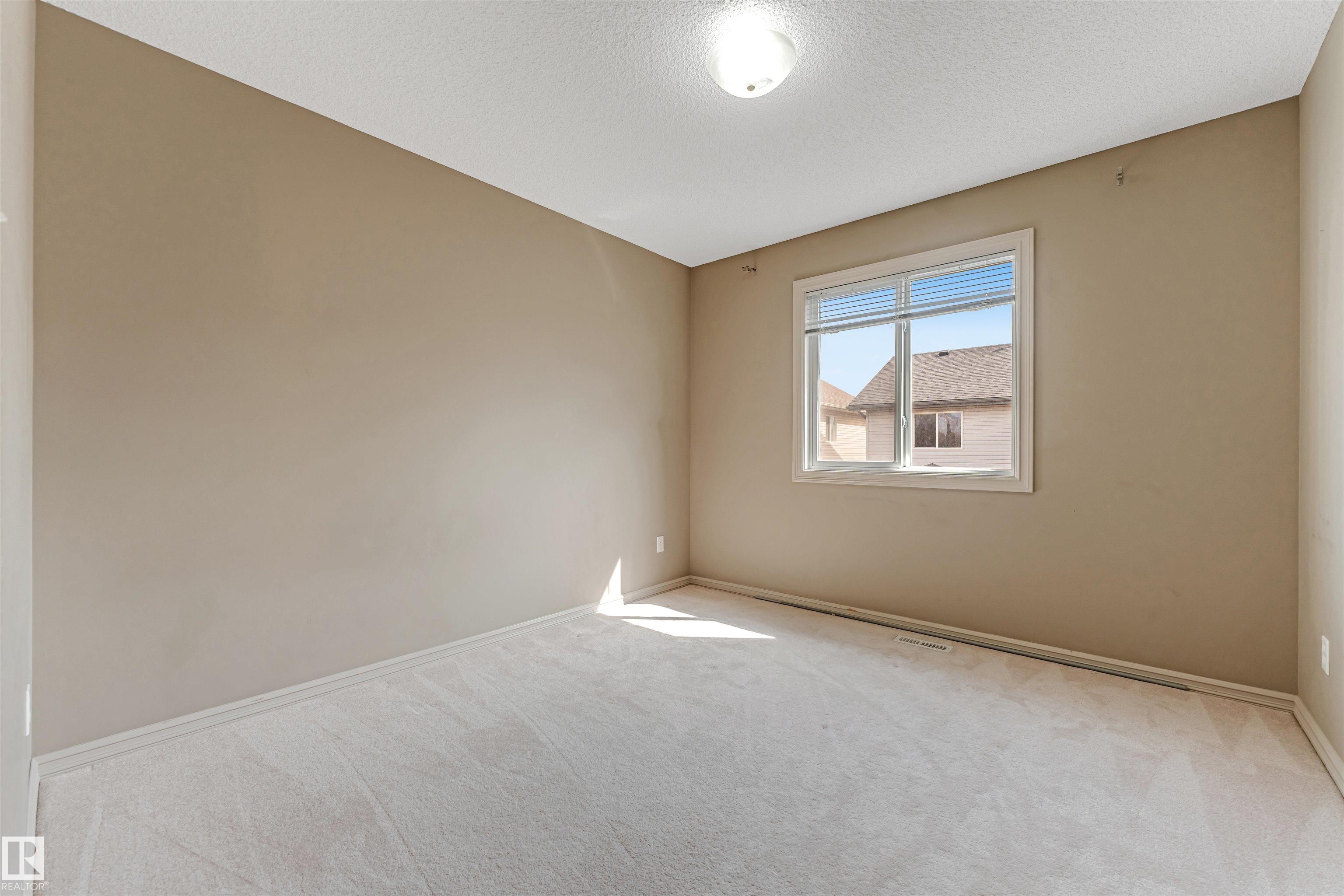 https://zimg.paragon.ice.com/ParagonImages/Property/PM/RAE/225398286/38/0/0/dd9c426eb01804d26e578c937514eb2b/1/db1568b2d502fd55ed3f7aa6c30273a9/225398286-5eff7794-fbc3-4d39-aa55-de9bf1a3b445.JPG