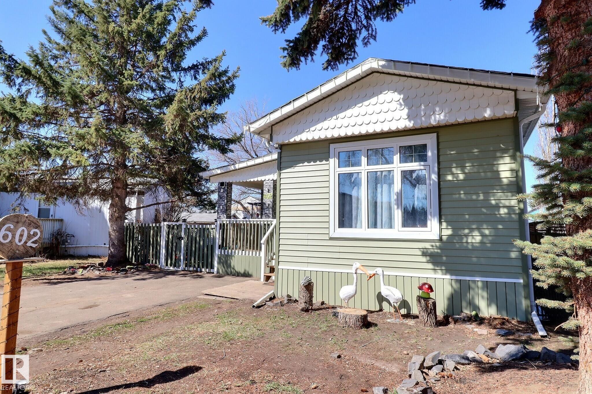 https://zimg.paragon.ice.com/ParagonImages/Property/PM/RAE/225398290/19/0/0/da07532ac5ac191f39ad919a2fa075fb/1/24c37a4c105bb6ee3c79480aa369db7e/225398290-03007527-76ea-4dcf-94ce-5768d3c07f34.JPG