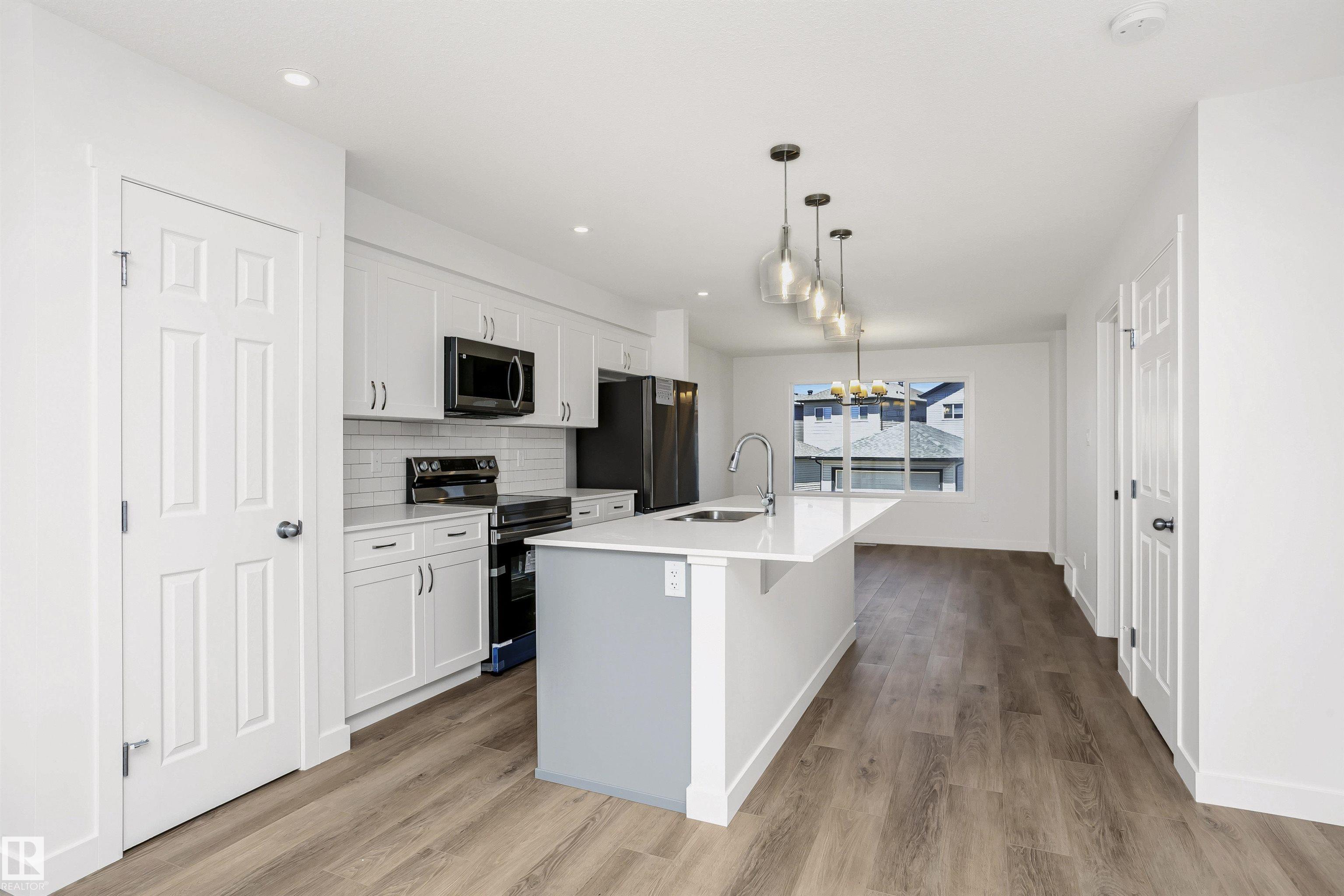 Photo 8 at 9552 Carson Bend SW, Chappelle Area, Edmonton