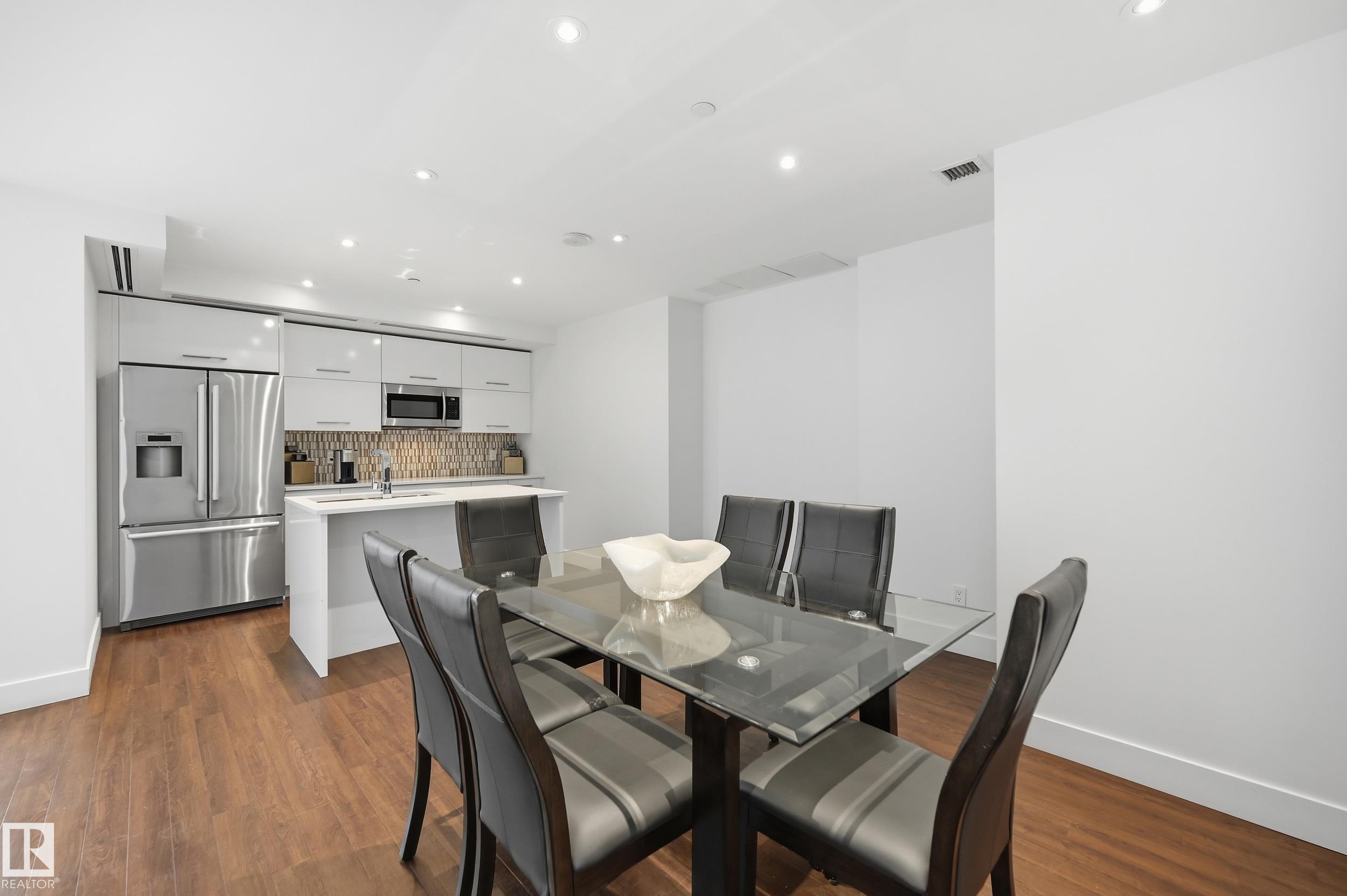 https://zimg.paragon.ice.com/ParagonImages/Property/PM/RAE/225398293/34/0/0/b25cf500c3234a49493eace9eda2f04d/1/b3e7466c68d8b3f30fe5075129a4feaf/225398293-f2ba5adf-3131-400b-9ad6-8307d3244633.JPG