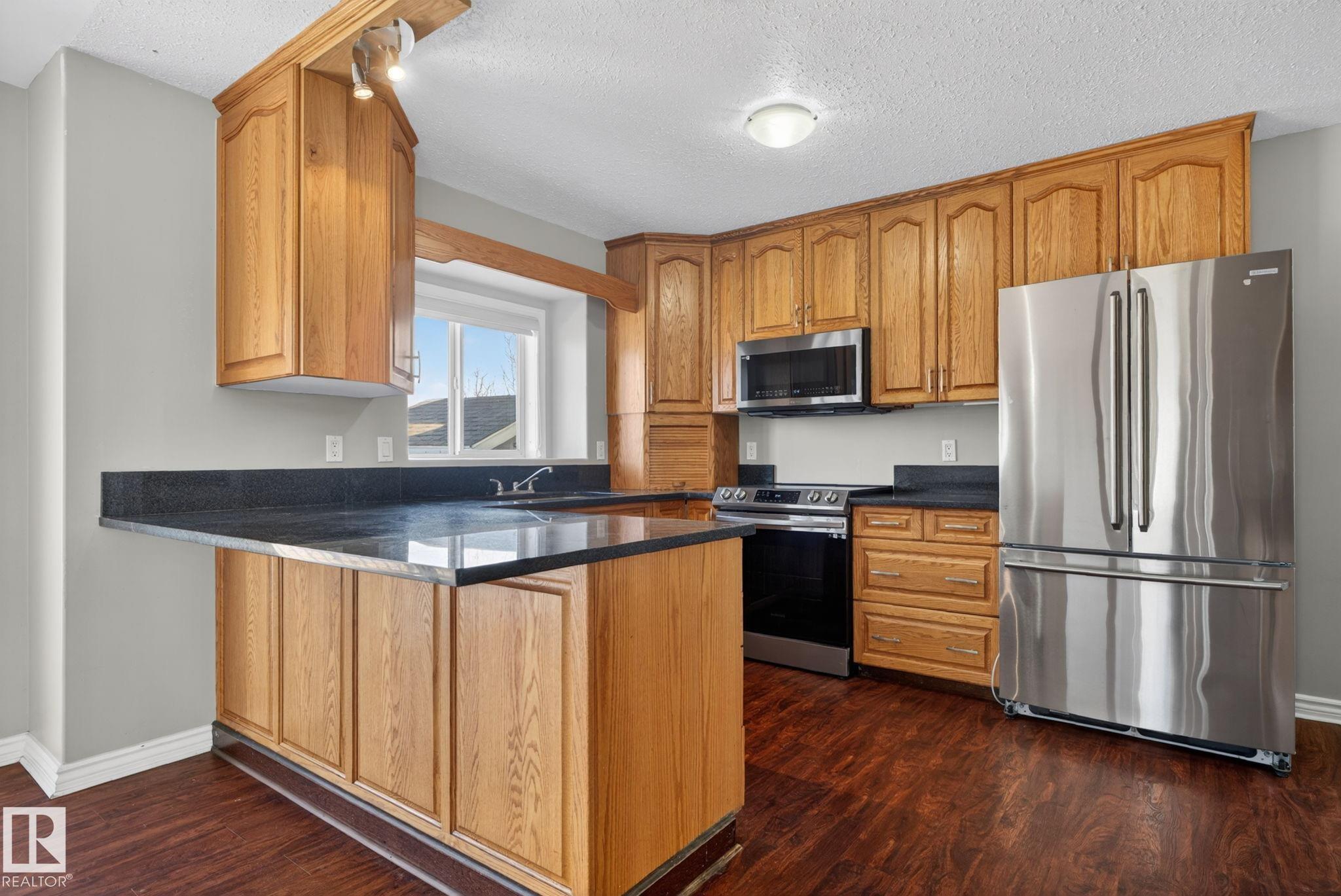 https://zimg.paragon.ice.com/ParagonImages/Property/PM/RAE/225398294/13/0/0/bb8325f9899293764682eb09e7d1e1c1/1/f36d99b2f10a77b2c1966e5f8195df48/225398294-5e32fdae-aa45-41b8-990b-e650487d010e.JPG