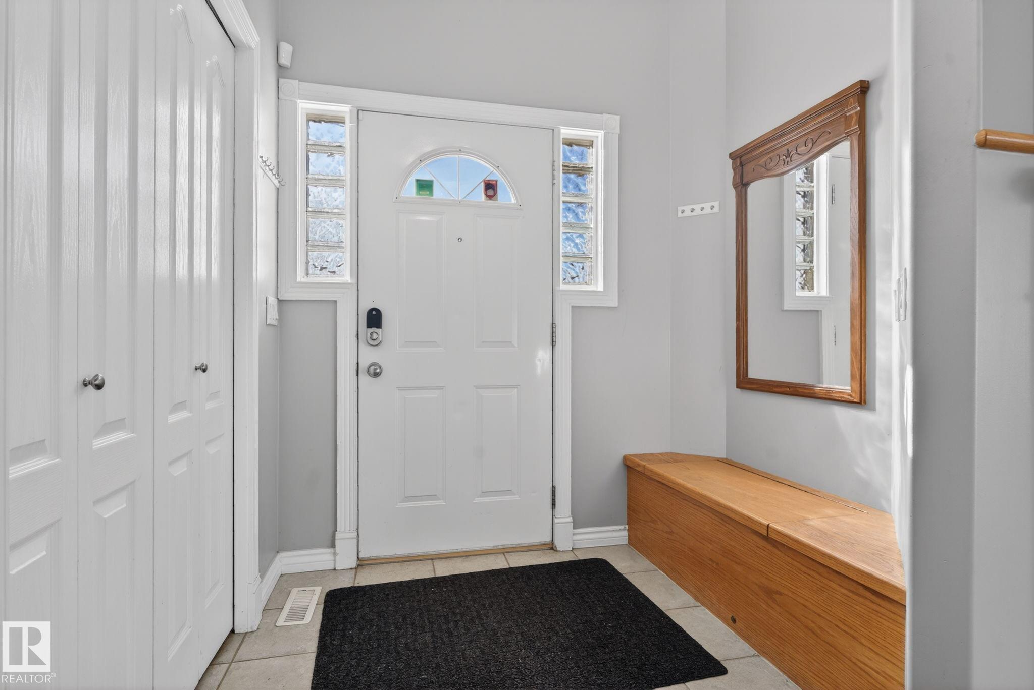 https://zimg.paragon.ice.com/ParagonImages/Property/PM/RAE/225398294/2/0/0/feb51593cd1b5de5b0764b25fecb31ed/1/f36d99b2f10a77b2c1966e5f8195df48/225398294-8cf5c5ec-1ad5-46b9-9d74-eb60d122ac97.JPG
