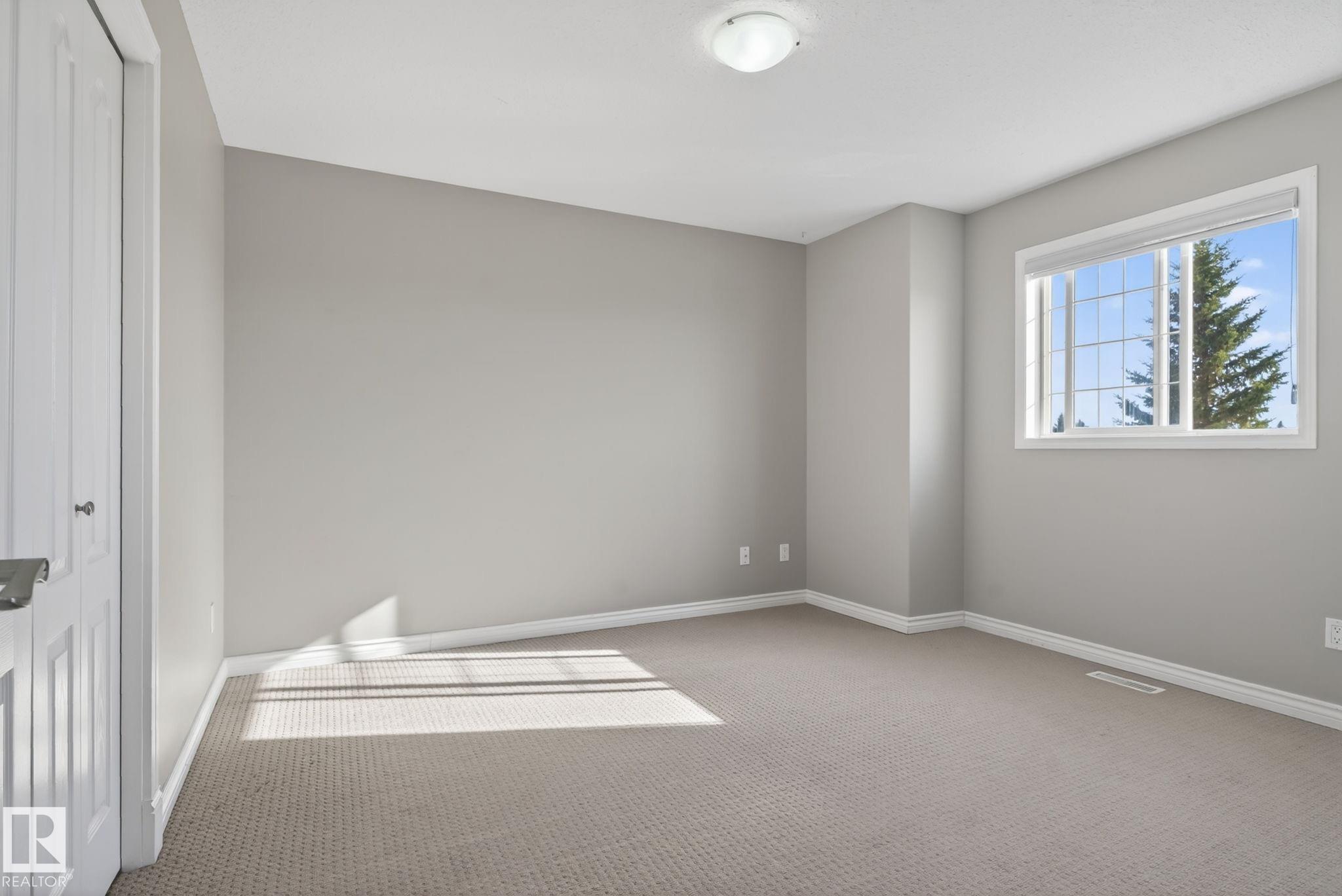 https://zimg.paragon.ice.com/ParagonImages/Property/PM/RAE/225398294/26/0/0/04cc2132e2f92604b4efe3b726b6e44c/1/f36d99b2f10a77b2c1966e5f8195df48/225398294-3254f4a5-94b4-4be0-95bc-67f698090681.JPG