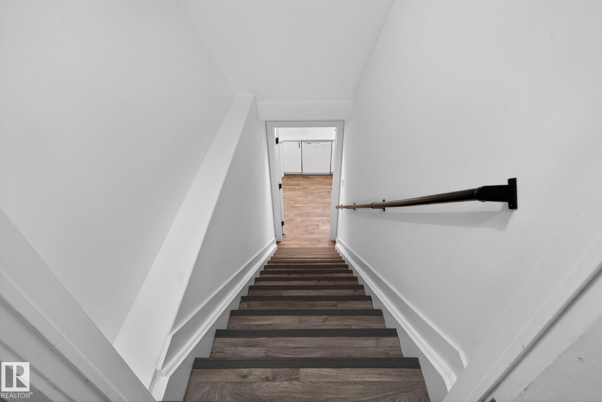 https://zimg.paragon.ice.com/ParagonImages/Property/PM/RAE/225398294/35/0/0/34dcf52a952d02512e0de49c02b98f0a/1/f36d99b2f10a77b2c1966e5f8195df48/225398294-820a21e6-bbc1-48f9-8533-b9db87ed0324.JPG