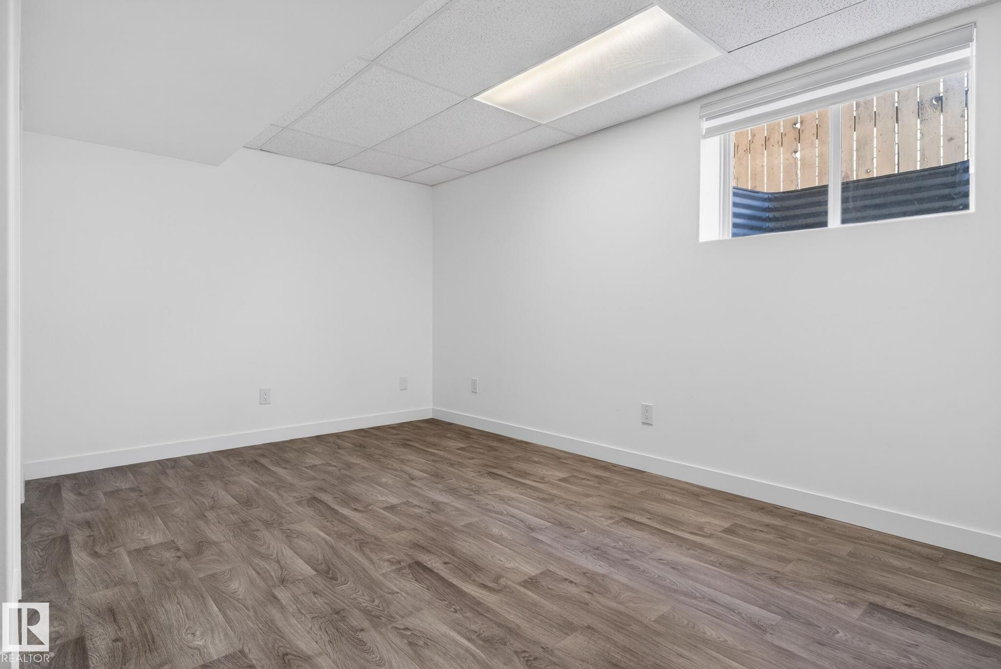 https://zimg.paragon.ice.com/ParagonImages/Property/PM/RAE/225398294/41/0/0/0f0ea5916e6a1ac42b7d9ccbed38a556/1/f36d99b2f10a77b2c1966e5f8195df48/225398294-9d920040-2a99-4b7e-bad4-33f88d1ad091.JPG