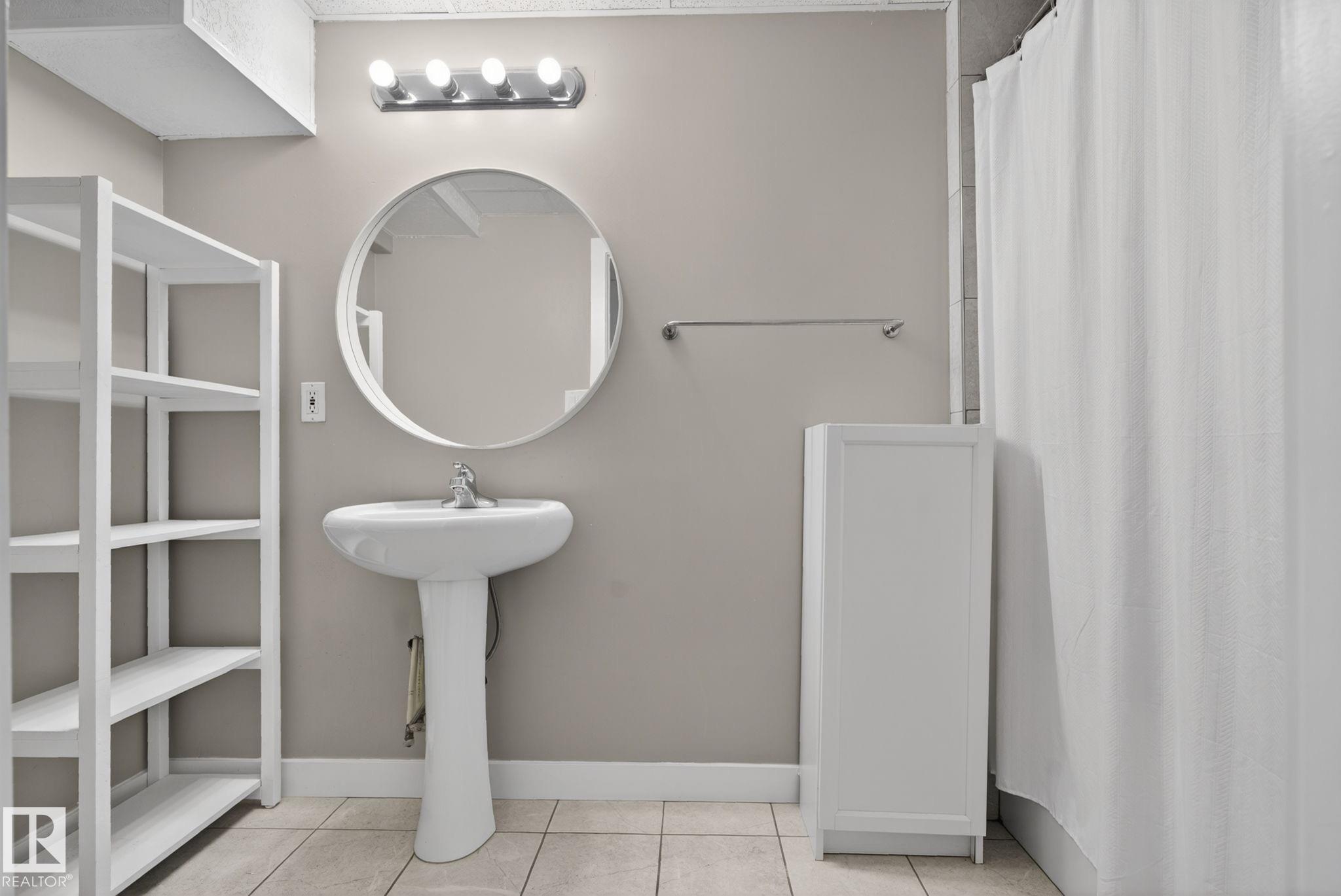 https://zimg.paragon.ice.com/ParagonImages/Property/PM/RAE/225398294/44/0/0/3d3b6b153987a087cdfd6763b94b3dae/1/f36d99b2f10a77b2c1966e5f8195df48/225398294-3010147a-b46e-4dfb-b810-c513e07fc684.JPG